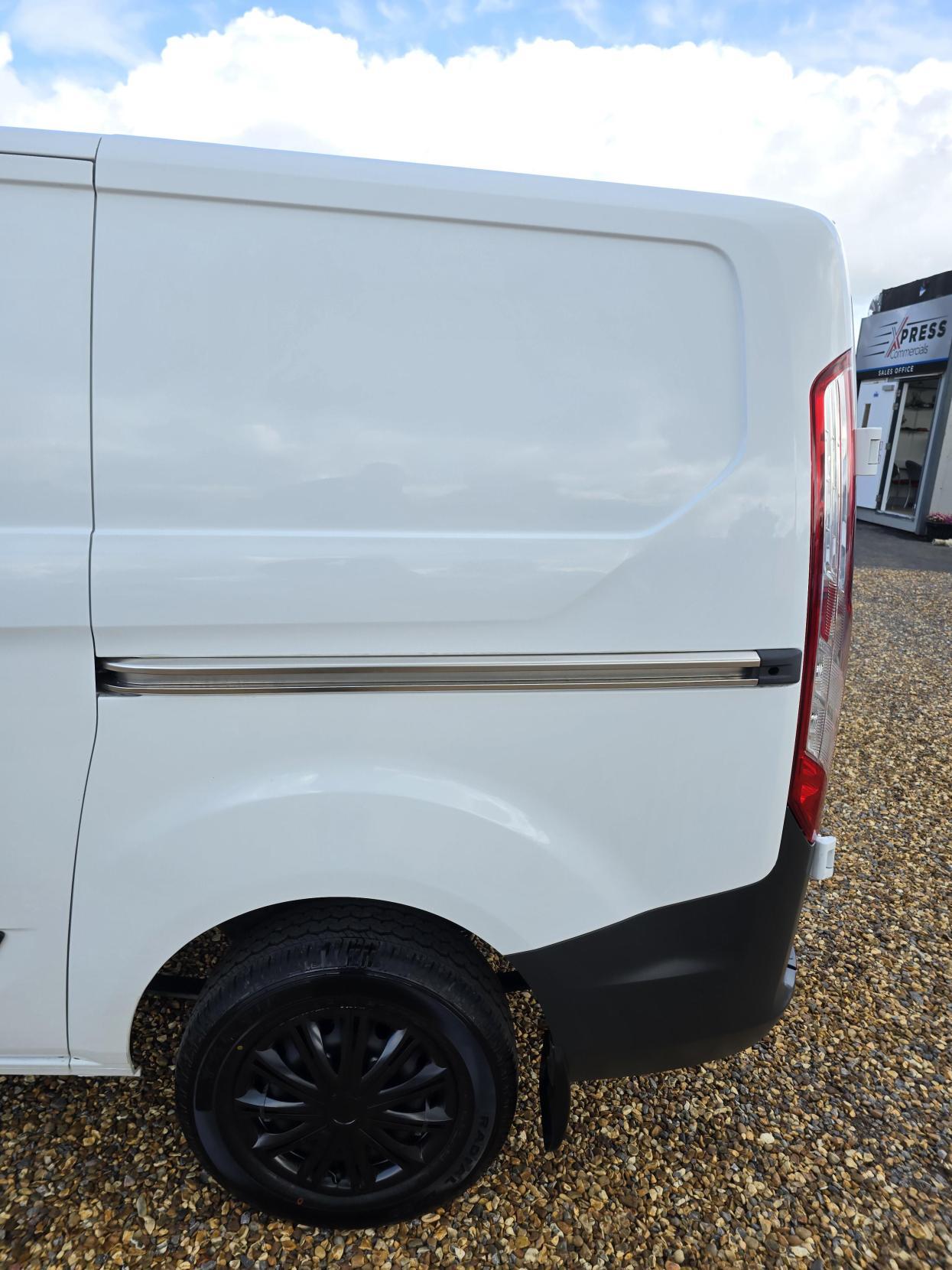 Ford Transit Custom 2.2 TDCi 290 Panel Van 5dr Diesel Manual L1 H1 (186 g/km, 98 bhp)