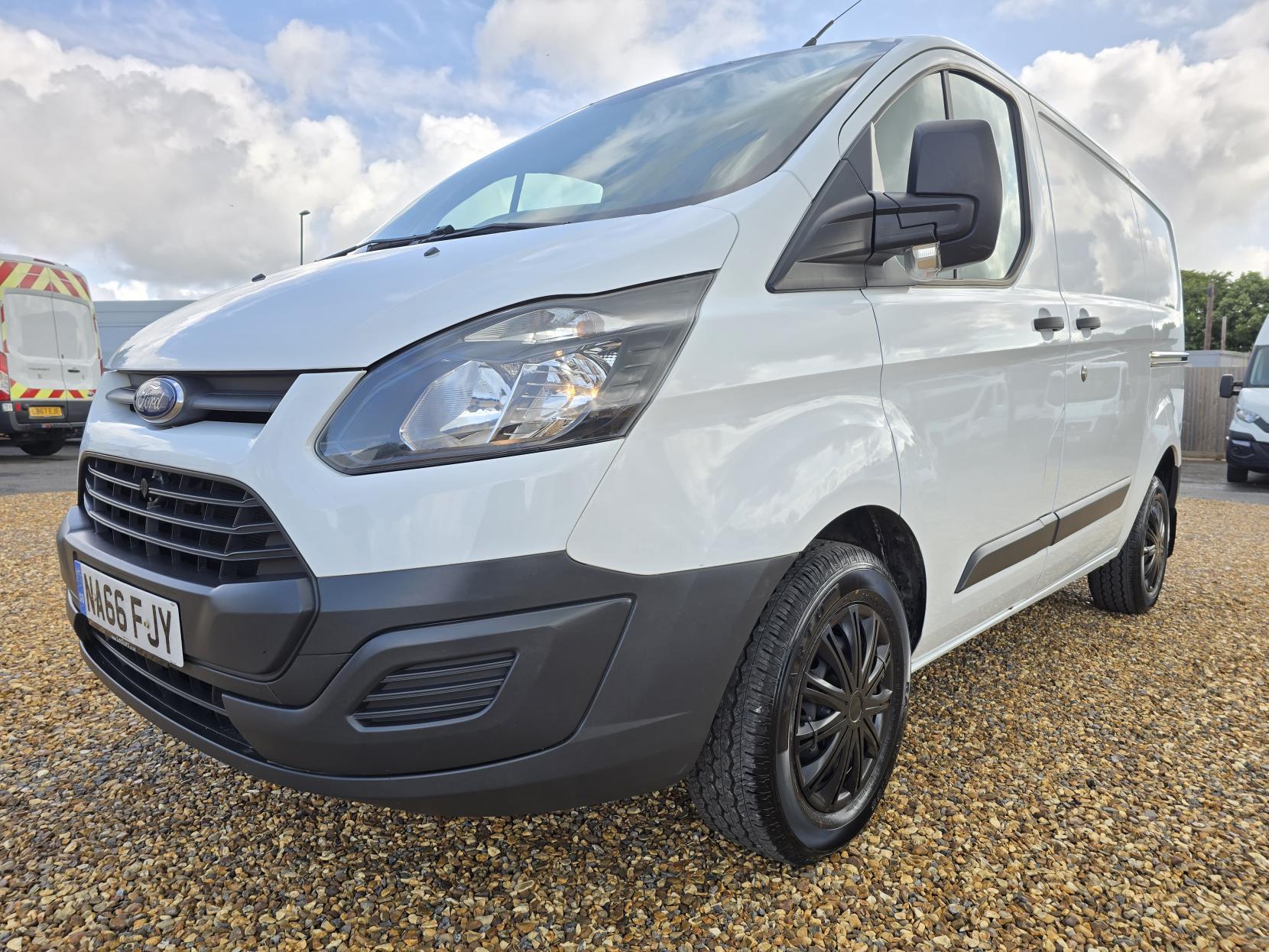 Ford Transit Custom 2.2 TDCi 290 Panel Van 5dr Diesel Manual L1 H1 (186 g/km, 98 bhp)