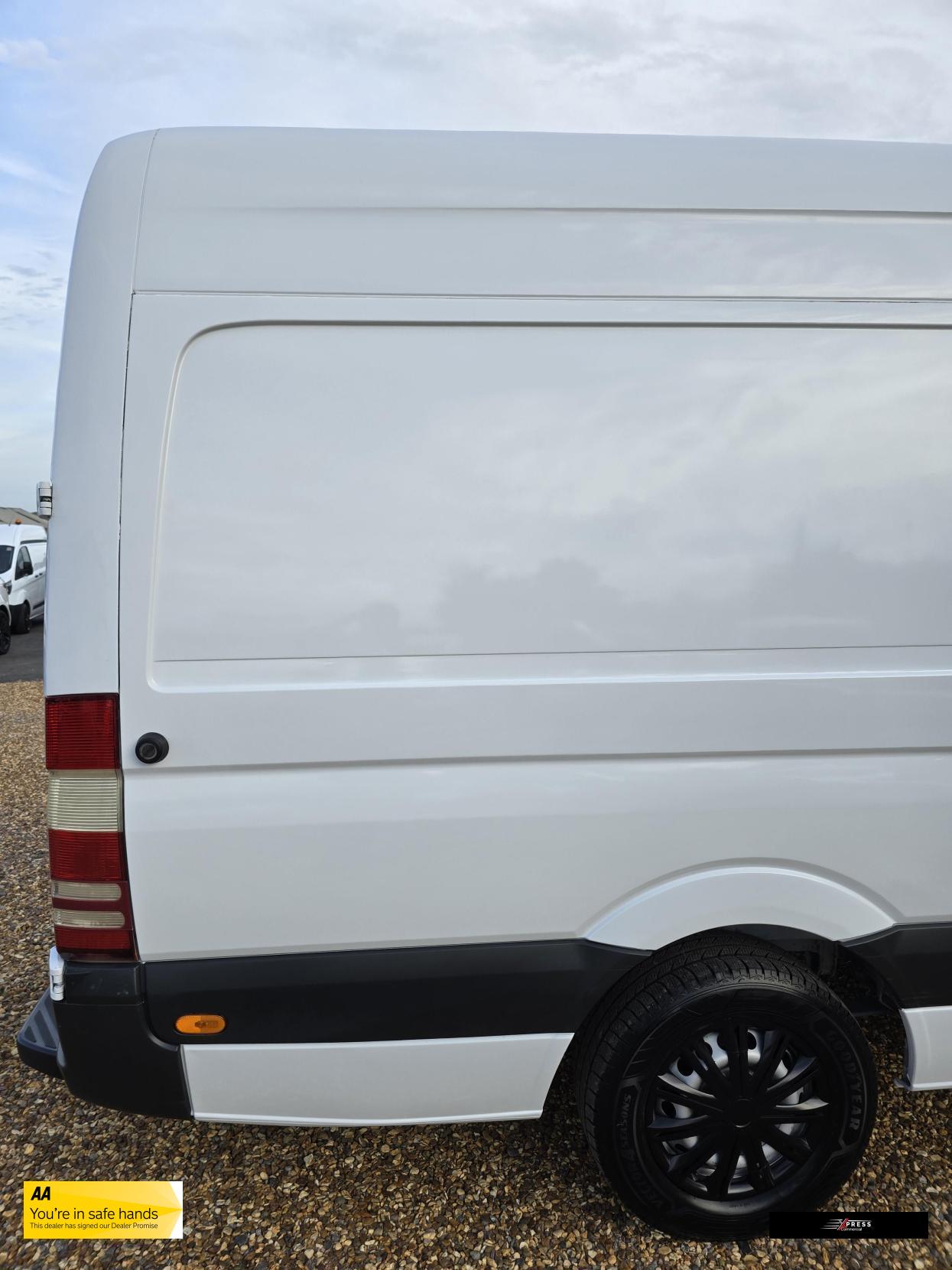 Mercedes-Benz Sprinter Sprinter 2.1 311 CDi Panel Van 5dr Diesel Manual RWD L3 H3 (234 g/km, 112 bhp)