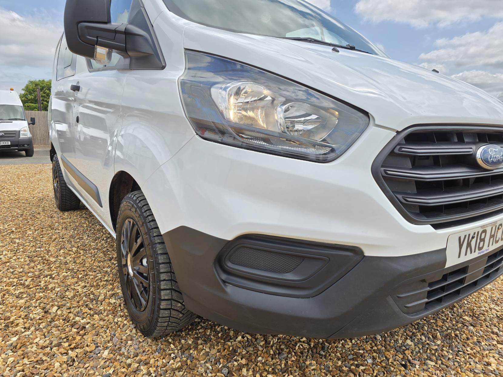 Ford Transit Custom 2.0 280 EcoBlue Crew Van Double Cab 5dr Diesel Manual L1 H1 Euro 6 (5 Seat) (105 ps)