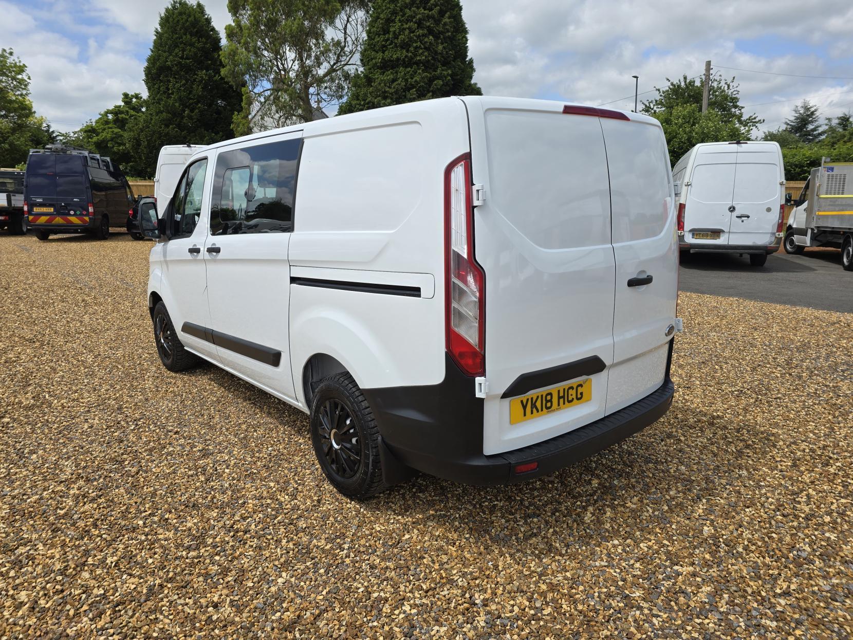 Ford Transit Custom 2.0 280 EcoBlue Crew Van Double Cab 5dr Diesel Manual L1 H1 Euro 6 (5 Seat) (105 ps)