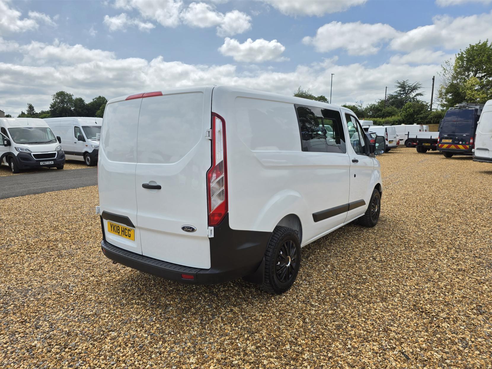 Ford Transit Custom 2.0 280 EcoBlue Crew Van Double Cab 5dr Diesel Manual L1 H1 Euro 6 (5 Seat) (105 ps)