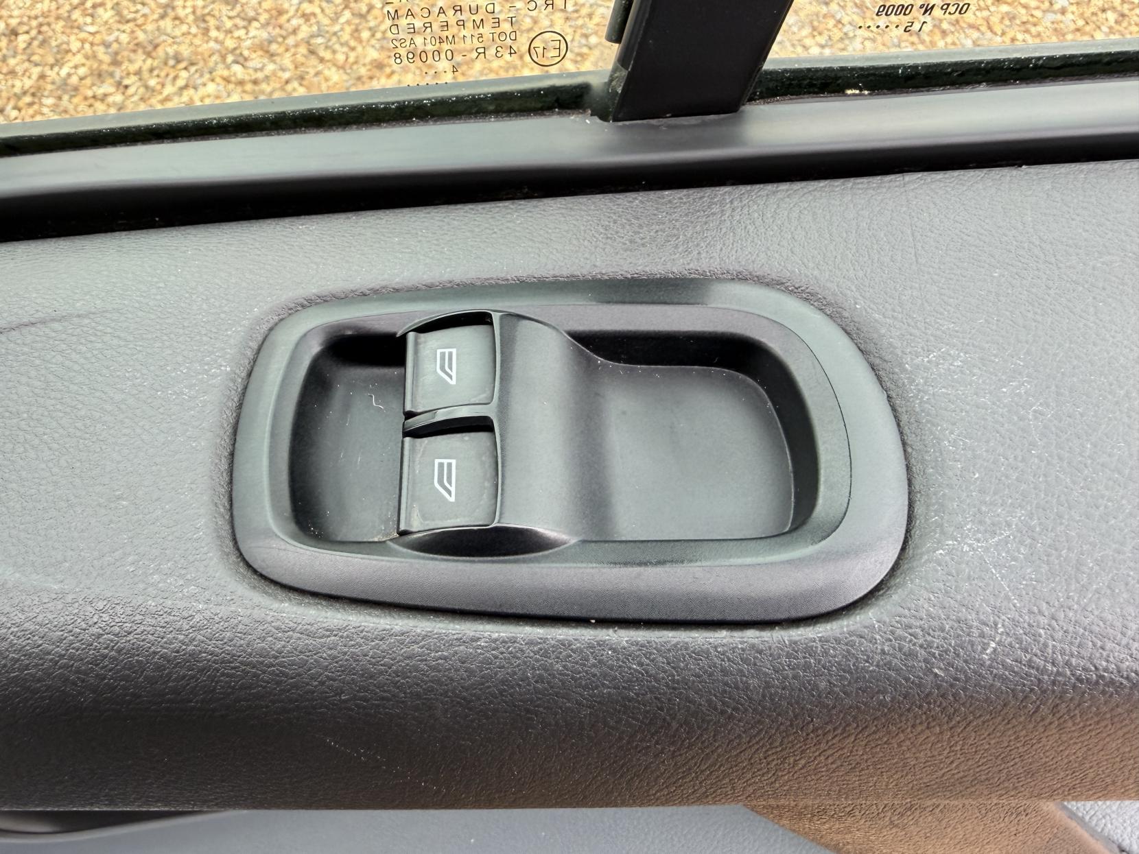 Ford Transit Custom 2.2 TDCi 290 Panel Van 5dr Diesel Manual L1 H1 (186 g/km, 98 bhp)