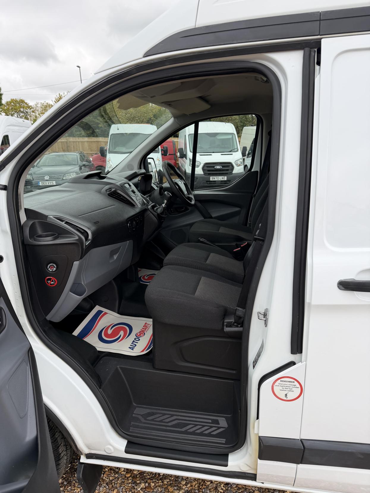 Ford Transit Custom 2.2 TDCi 290 Panel Van 5dr Diesel Manual L1 H1 (186 g/km, 98 bhp)