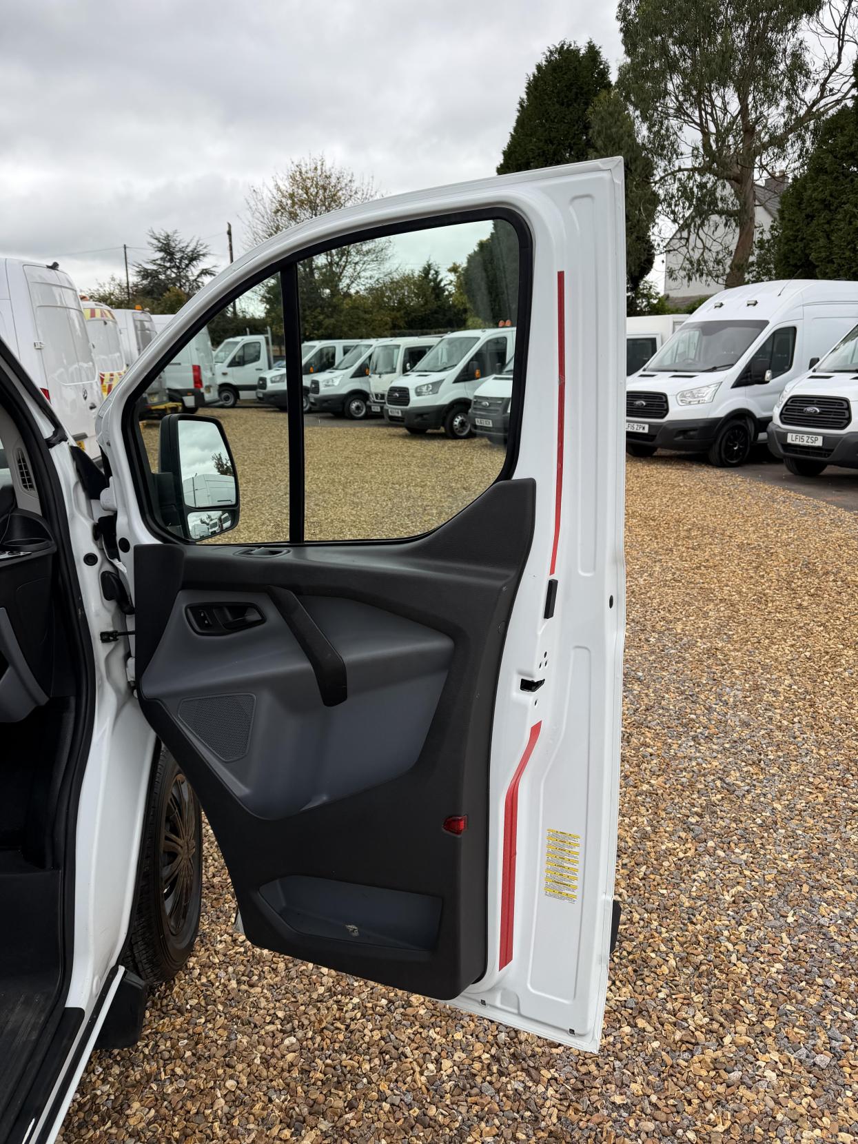 Ford Transit Custom 2.2 TDCi 290 Panel Van 5dr Diesel Manual L1 H1 (186 g/km, 98 bhp)