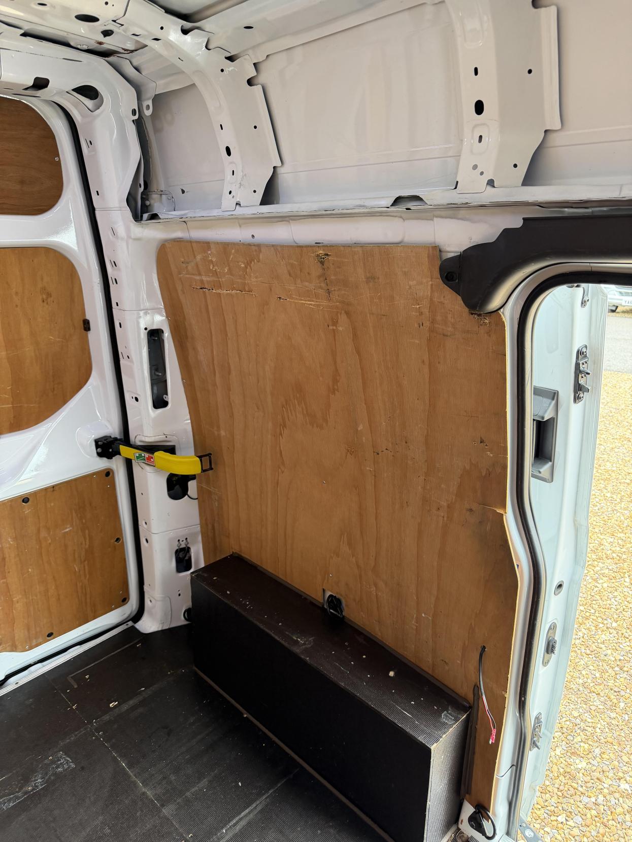 Ford Transit Custom 2.2 TDCi 290 Panel Van 5dr Diesel Manual L1 H1 (186 g/km, 98 bhp)