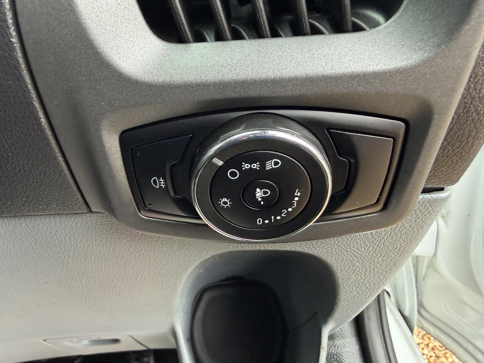 Ford Transit Custom 2.2 TDCi 290 Panel Van 5dr Diesel Manual L1 H1 (186 g/km, 98 bhp)