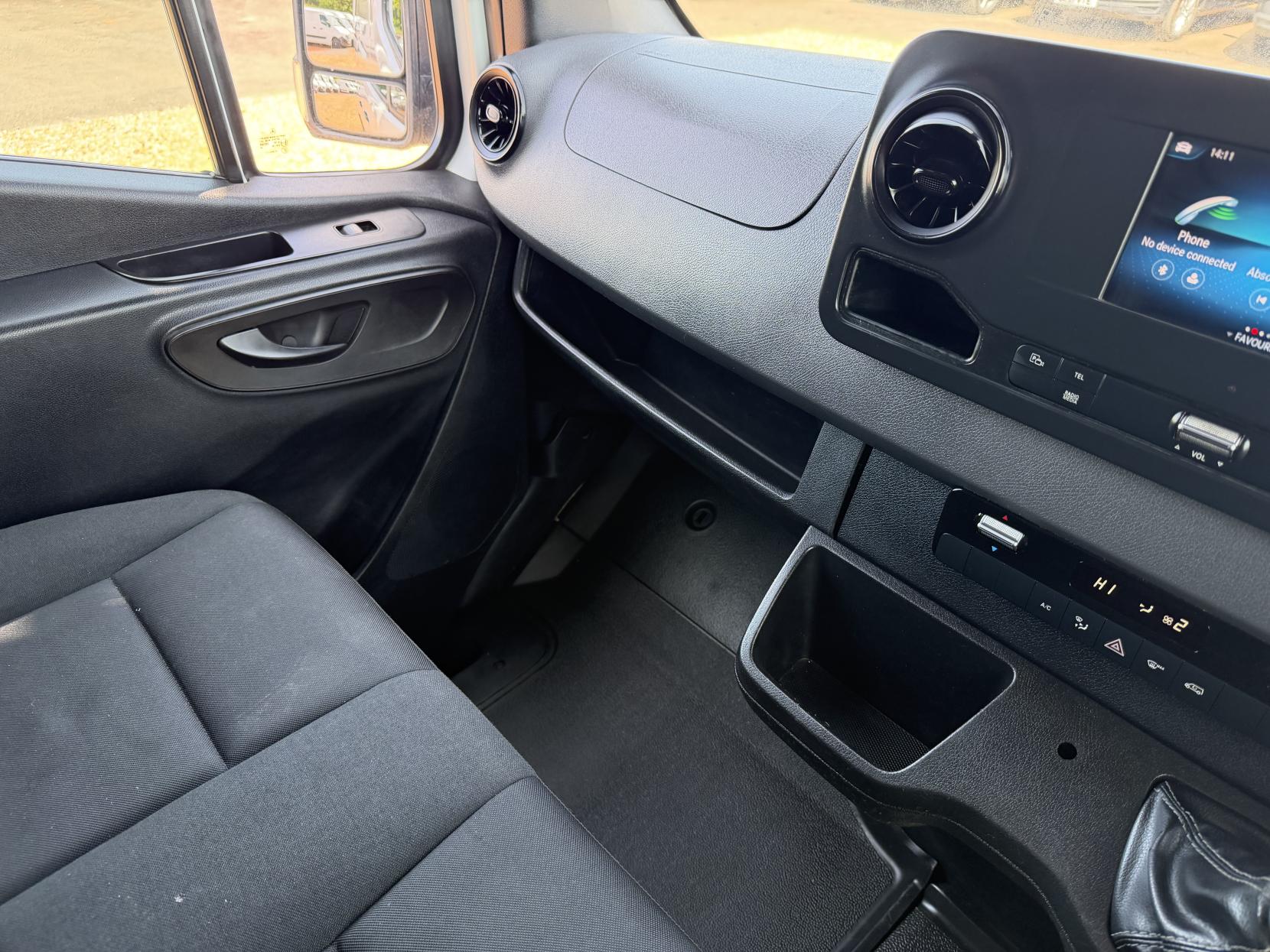 2019 Mercedes-Benz Sprinter 2.1 316 CDI Panel Van 5dr Diesel Manual RWD L2 H2 Euro 6 (163 ps) - Thumbnail 34
