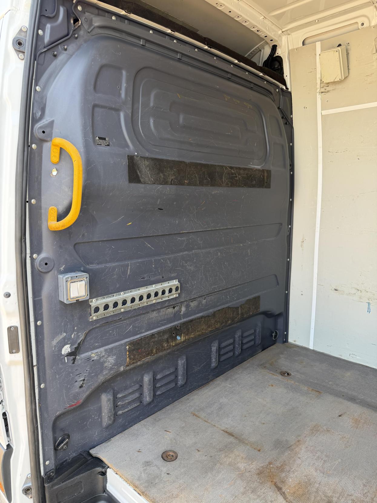 2019 Mercedes-Benz Sprinter 2.1 316 CDI Panel Van 5dr Diesel Manual RWD L2 H2 Euro 6 (163 ps) - Thumbnail 38