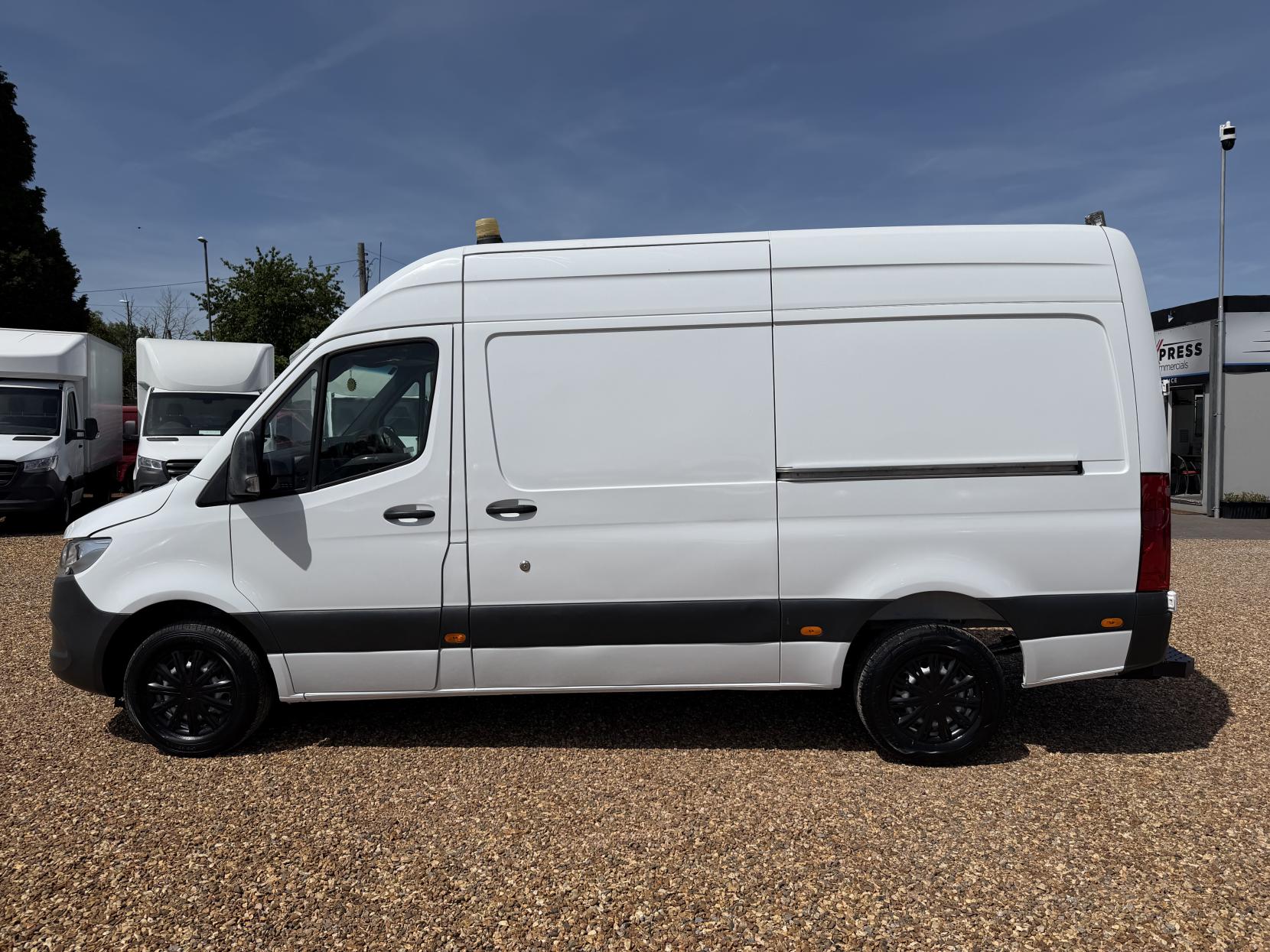 2019 Mercedes-Benz Sprinter 2.1 316 CDI Panel Van 5dr Diesel Manual RWD L2 H2 Euro 6 (163 ps) - Thumbnail 8