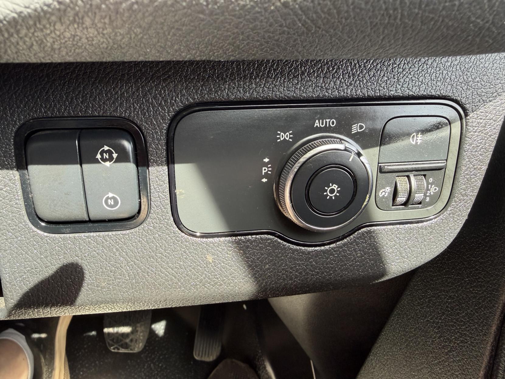 2019 Mercedes-Benz Sprinter 2.1 316 CDI Panel Van 5dr Diesel Manual RWD L2 H2 Euro 6 (163 ps) - Thumbnail 20