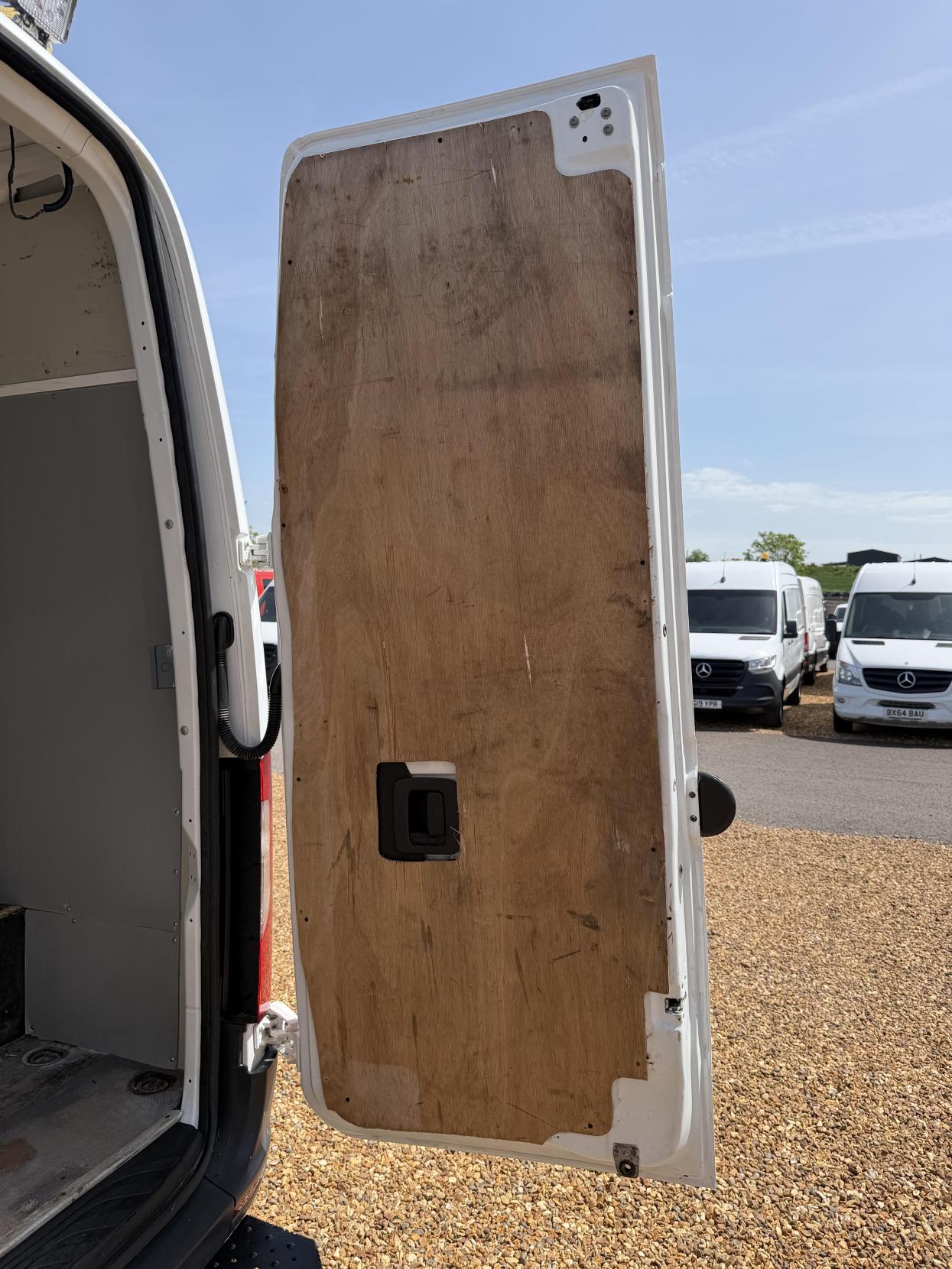 2019 Mercedes-Benz Sprinter 2.1 316 CDI Panel Van 5dr Diesel Manual RWD L2 H2 Euro 6 (163 ps) - Thumbnail 44