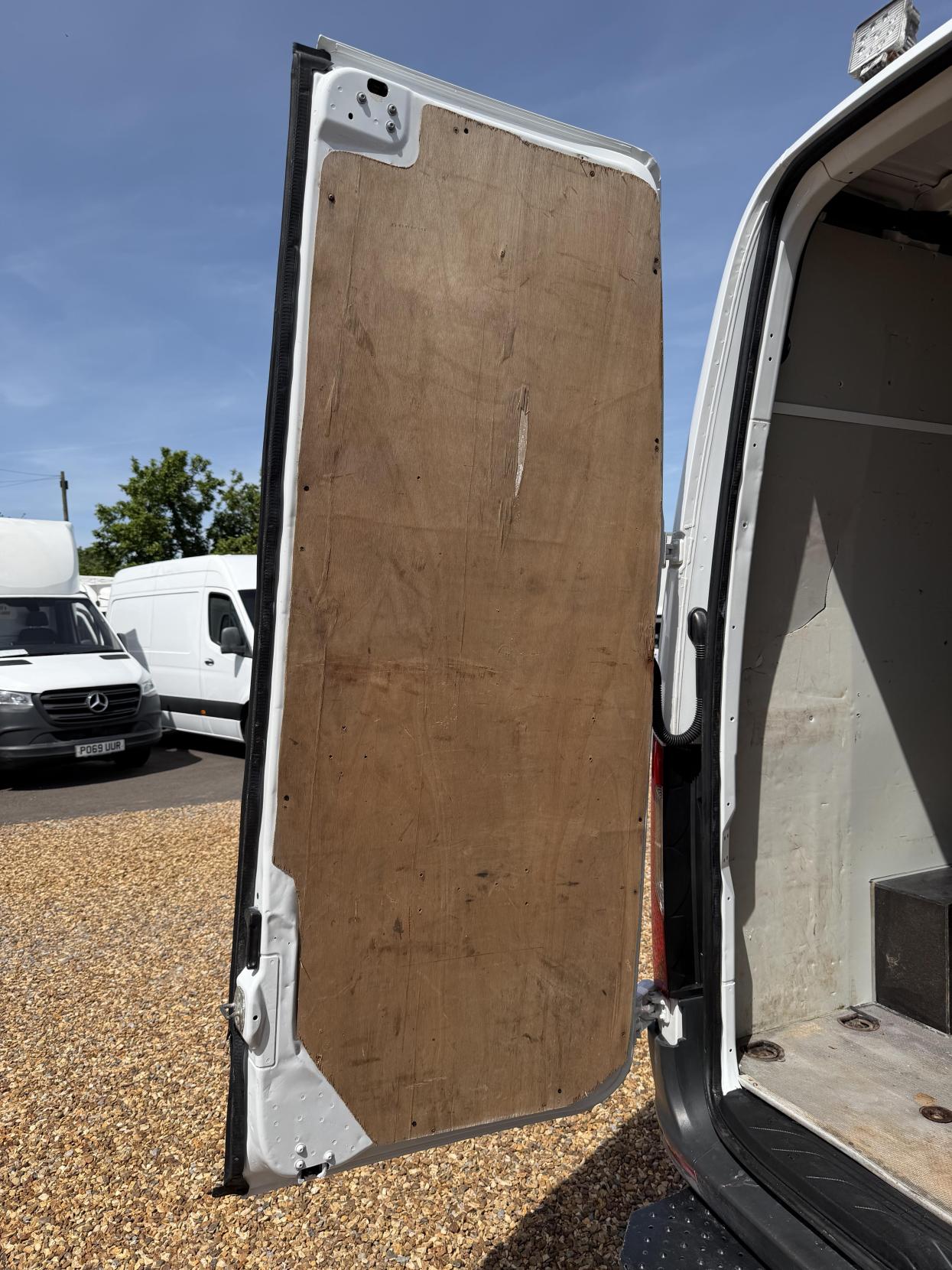 2019 Mercedes-Benz Sprinter 2.1 316 CDI Panel Van 5dr Diesel Manual RWD L2 H2 Euro 6 (163 ps) - Thumbnail 43