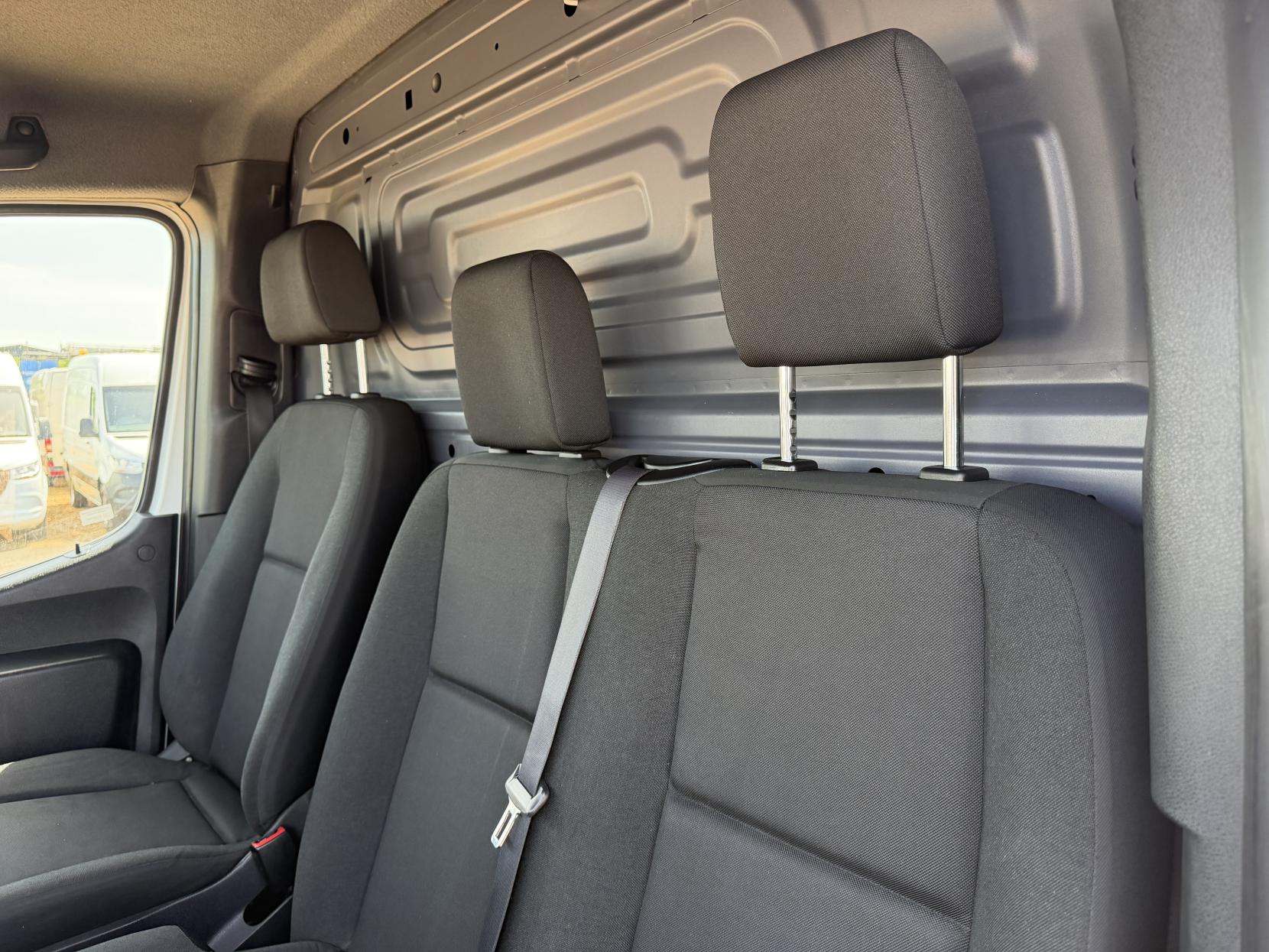 2019 Mercedes-Benz Sprinter 2.1 316 CDI Panel Van 5dr Diesel Manual RWD L2 H2 Euro 6 (163 ps) - Thumbnail 17