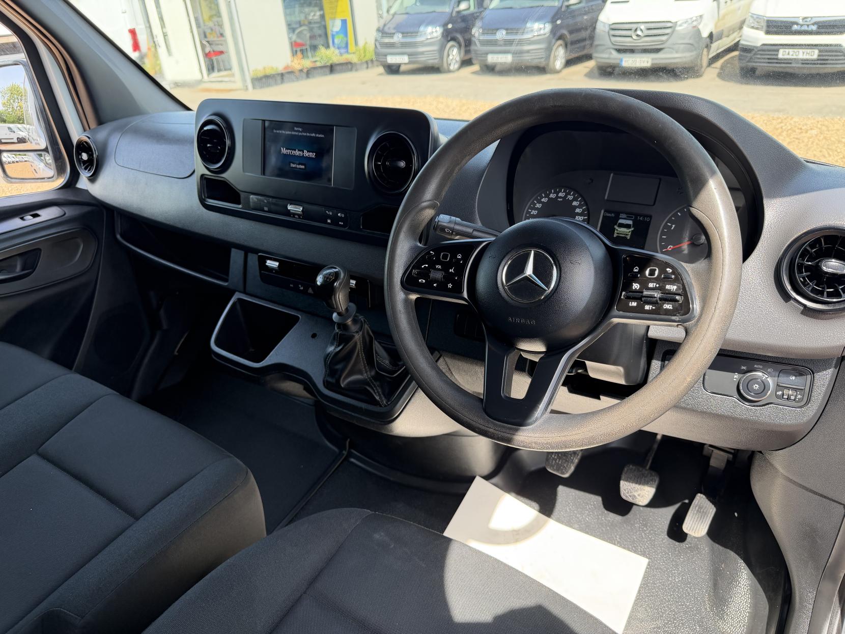 2019 Mercedes-Benz Sprinter 2.1 316 CDI Panel Van 5dr Diesel Manual RWD L2 H2 Euro 6 (163 ps) - Thumbnail 2