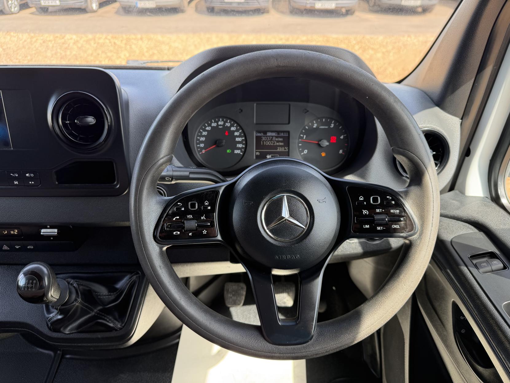 2019 Mercedes-Benz Sprinter 2.1 316 CDI Panel Van 5dr Diesel Manual RWD L2 H2 Euro 6 (163 ps) - Thumbnail 32