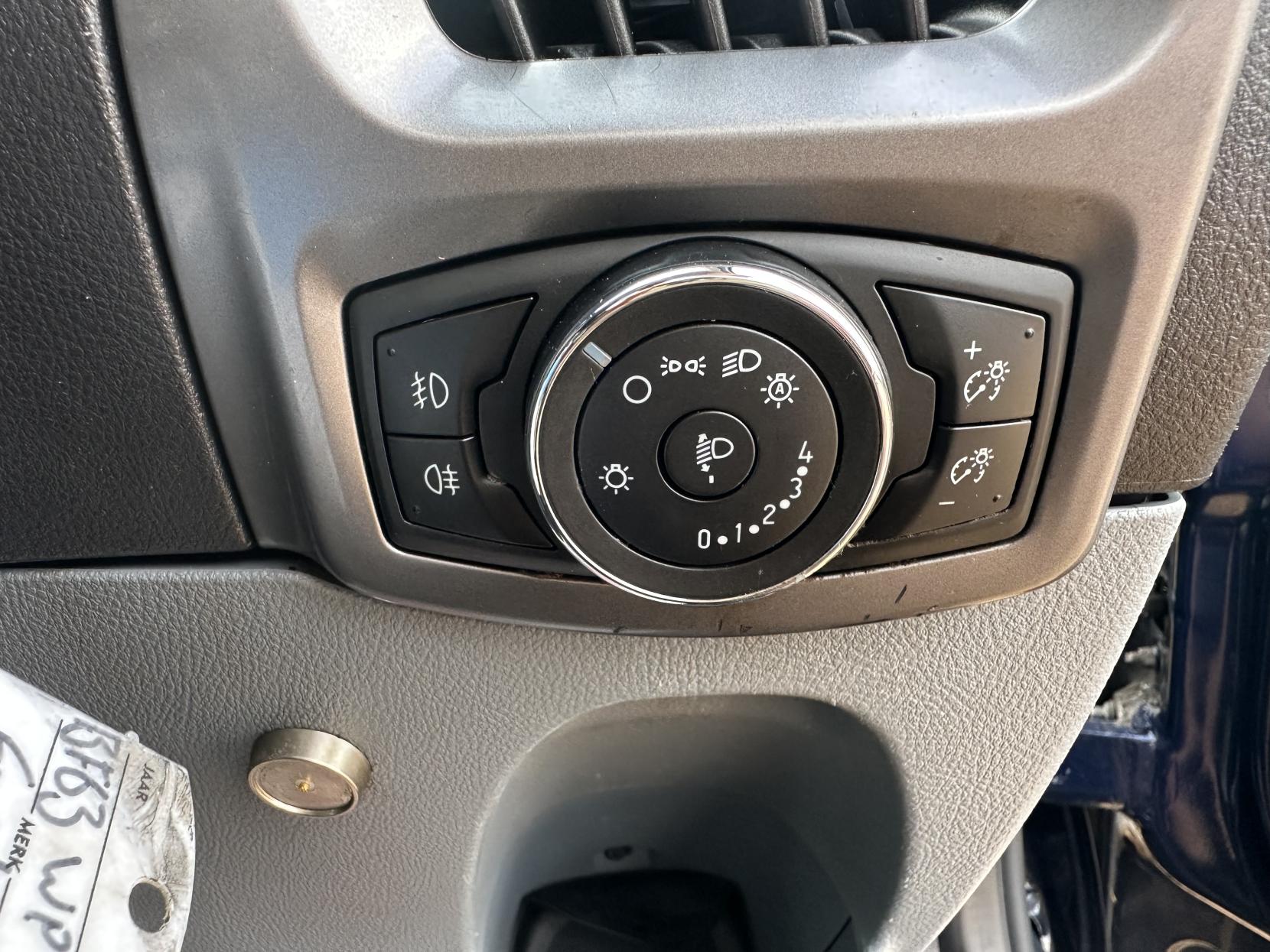 Ford Transit Custom 2.2 TDCi 330 Trend Panel Van 5dr Diesel Manual L2 H1 (197 g/km, 123 bhp)