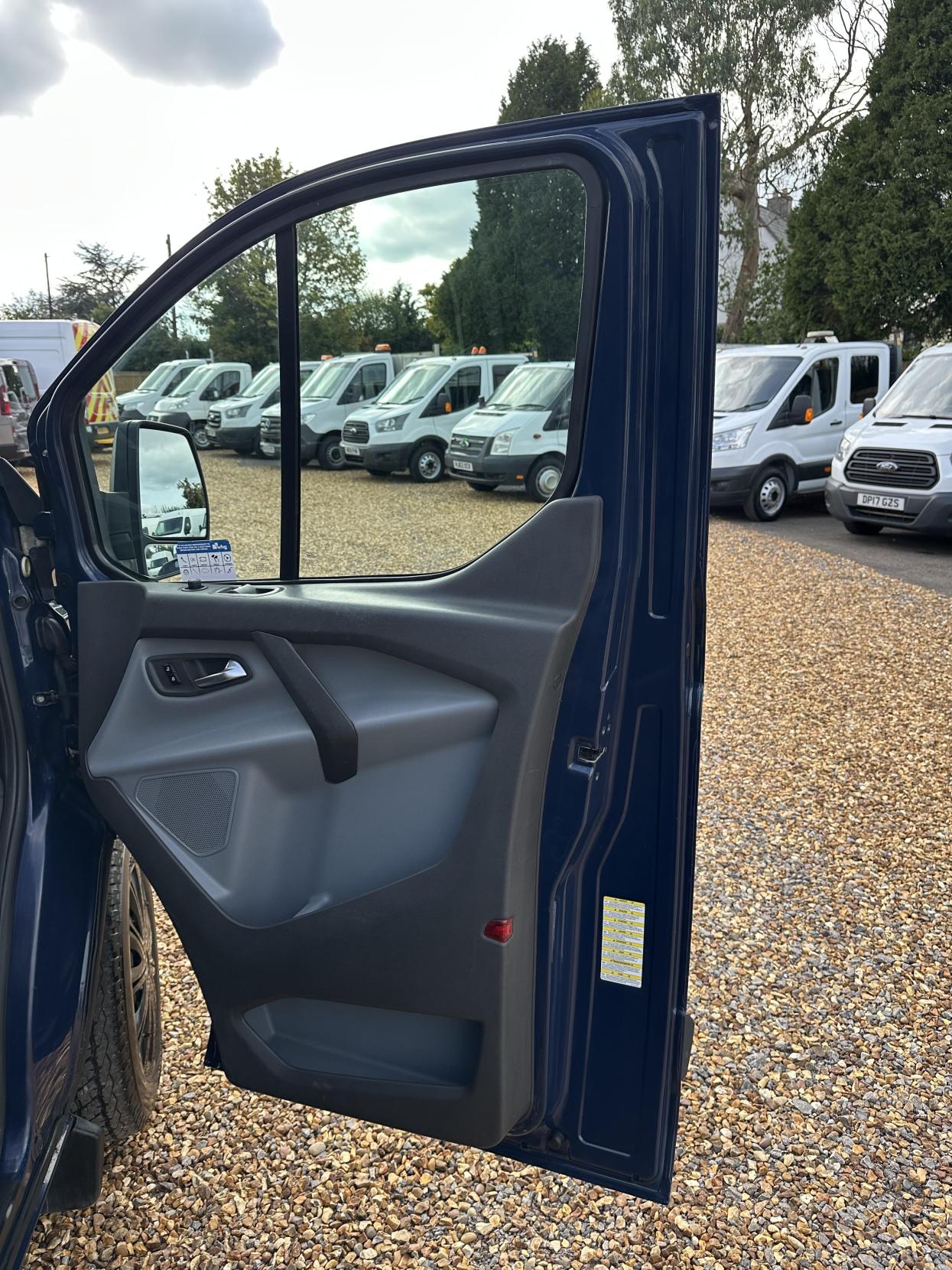 Ford Transit Custom 2.2 TDCi 330 Trend Panel Van 5dr Diesel Manual L2 H1 (197 g/km, 123 bhp)