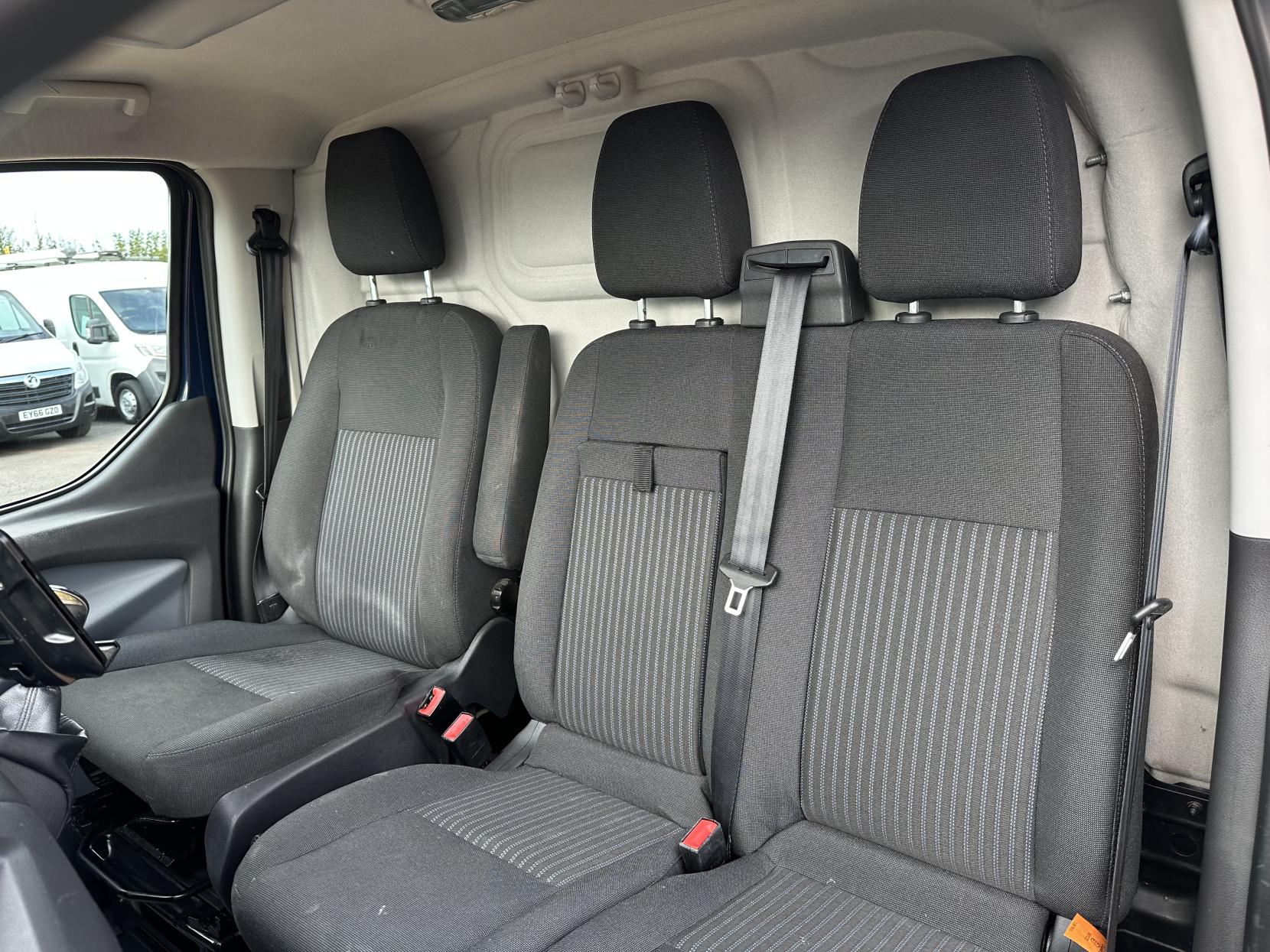 Ford Transit Custom 2.2 TDCi 330 Trend Panel Van 5dr Diesel Manual L2 H1 (197 g/km, 123 bhp)