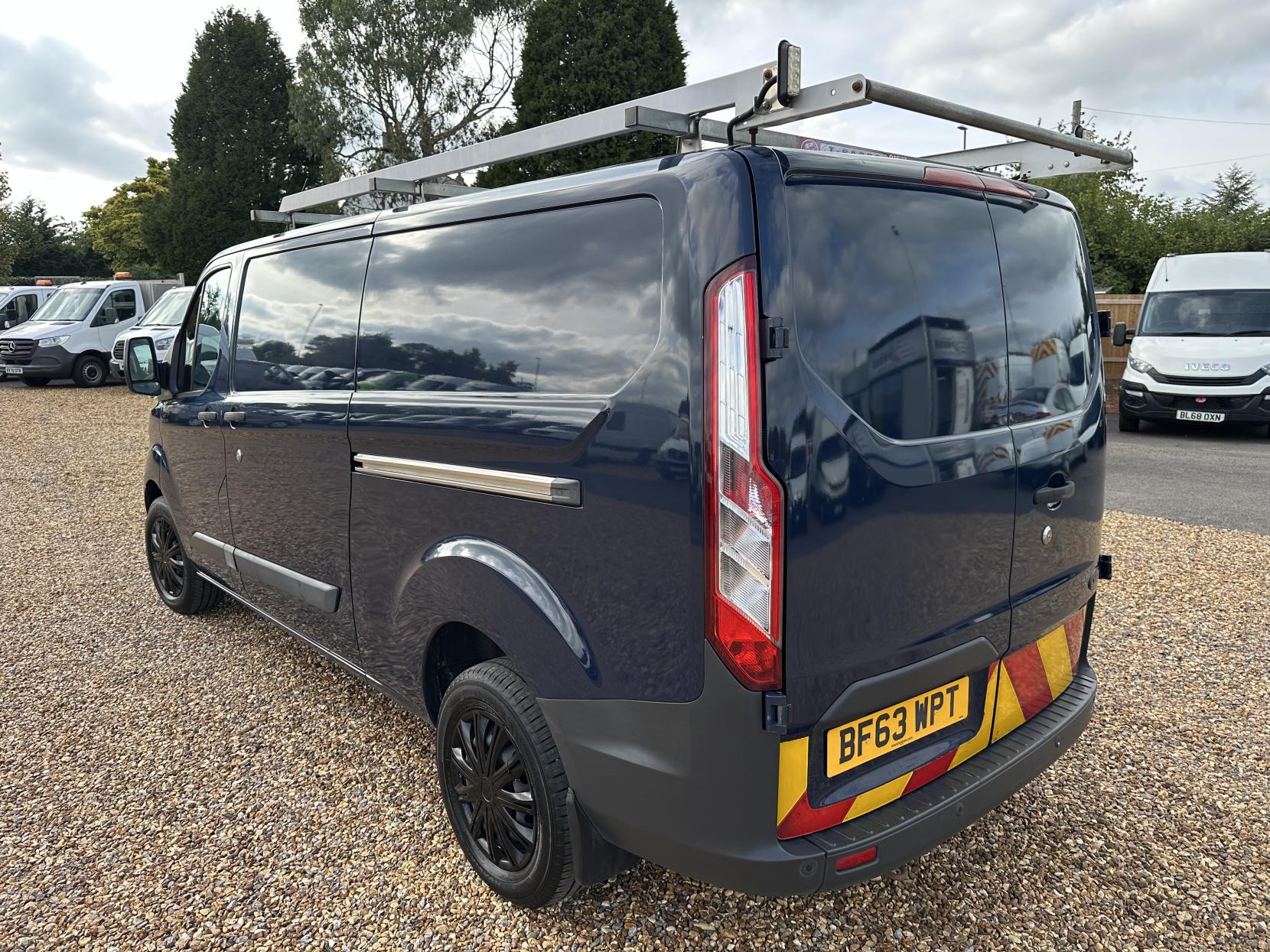 Ford Transit Custom 2.2 TDCi 330 Trend Panel Van 5dr Diesel Manual L2 H1 (197 g/km, 123 bhp)