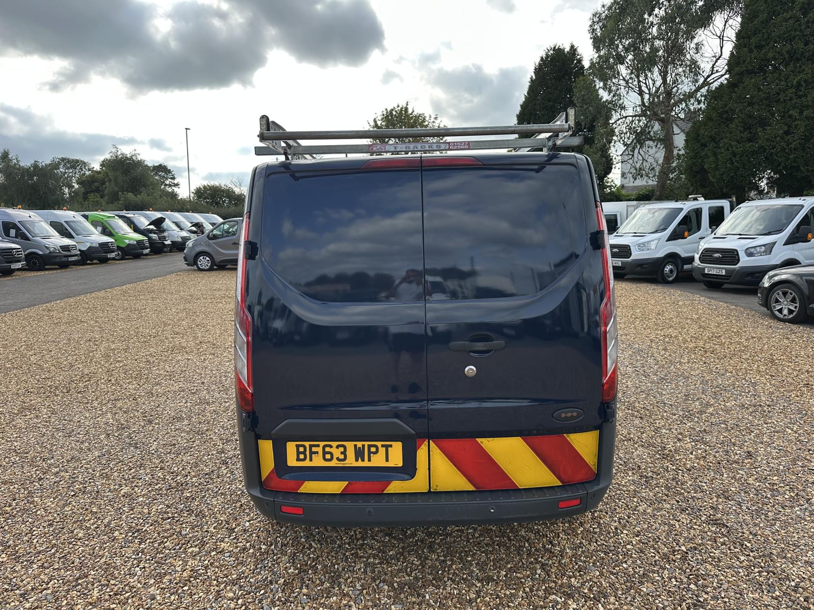 Ford Transit Custom 2.2 TDCi 330 Trend Panel Van 5dr Diesel Manual L2 H1 (197 g/km, 123 bhp)