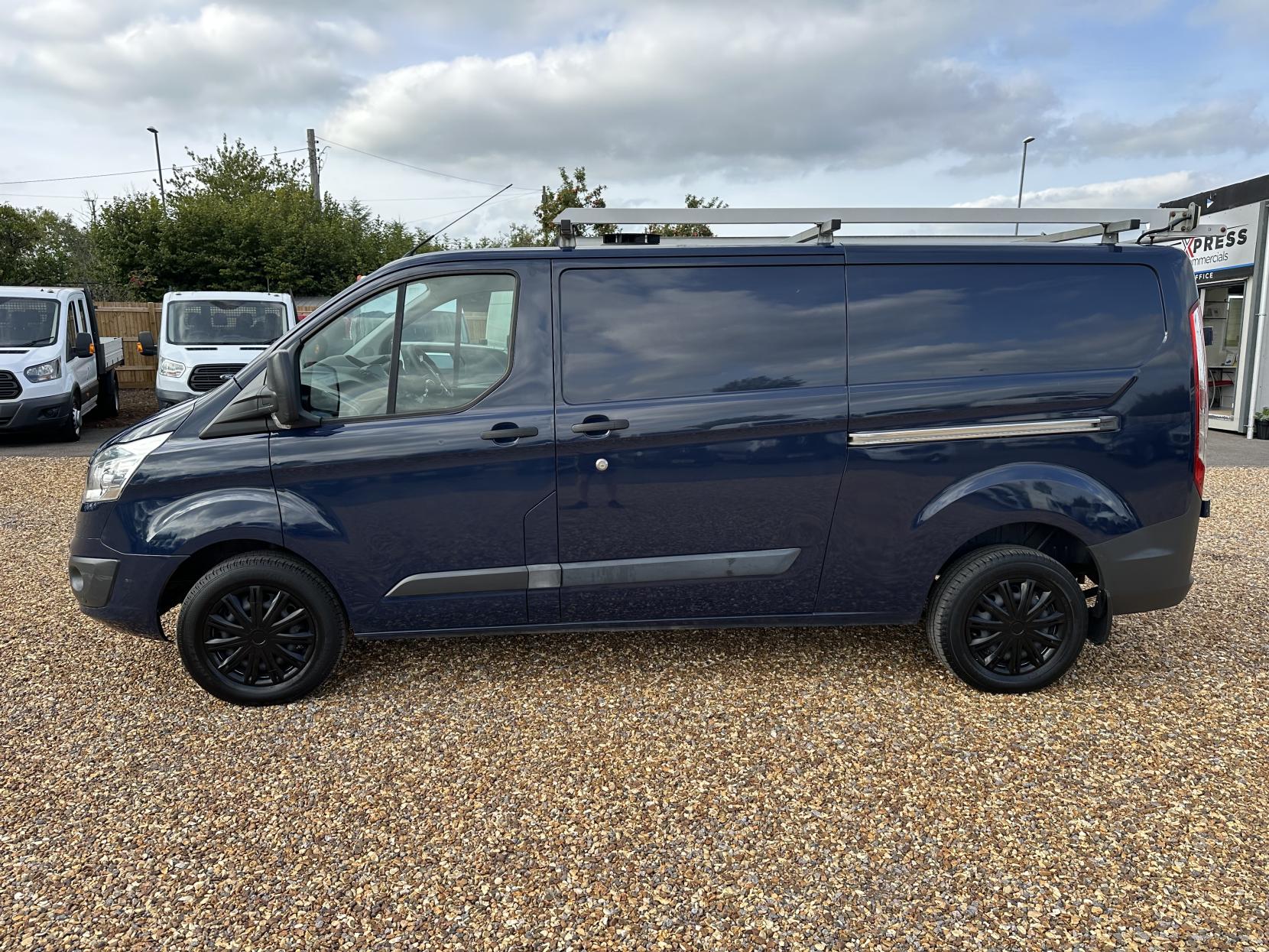 Ford Transit Custom 2.2 TDCi 330 Trend Panel Van 5dr Diesel Manual L2 H1 (197 g/km, 123 bhp)