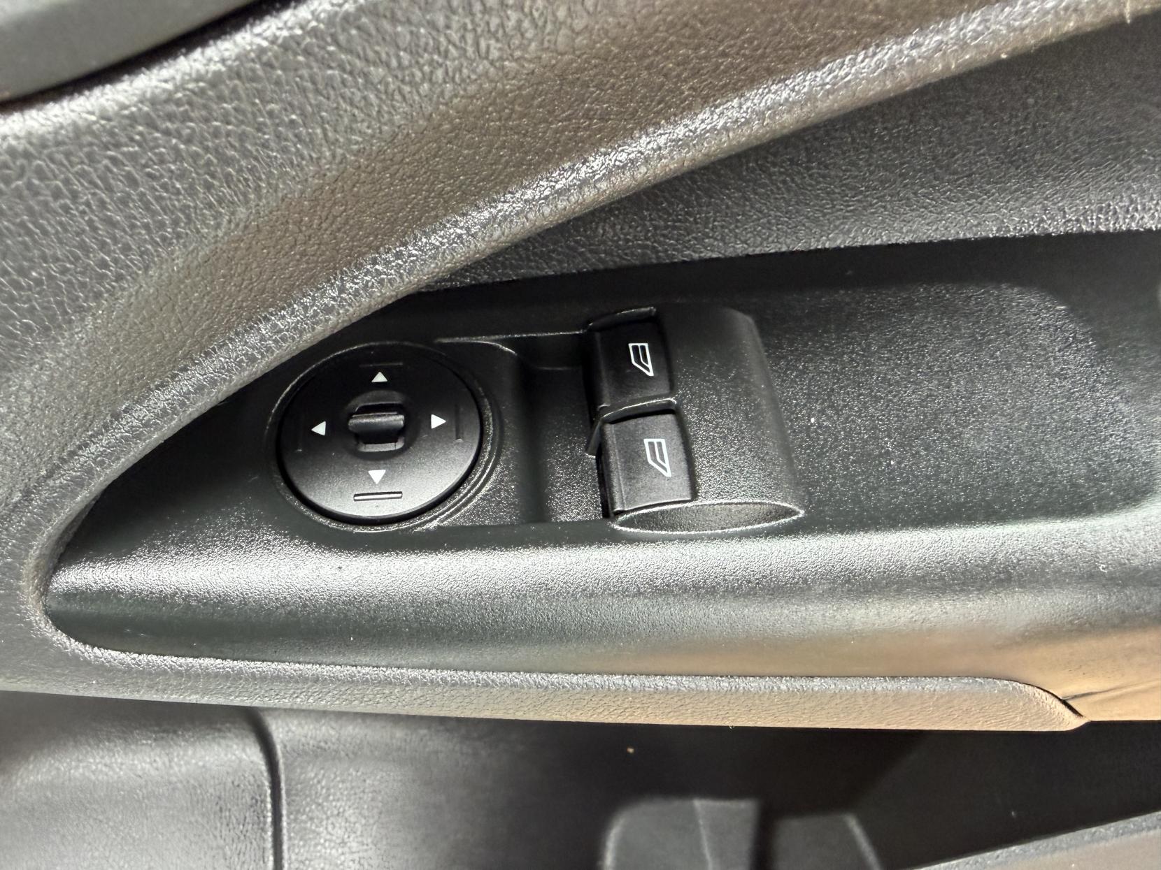 Ford Transit Connect 1.5 TDCi 220 Panel Van 5dr Diesel Manual L1 H1 (124 g/km, 99 bhp)