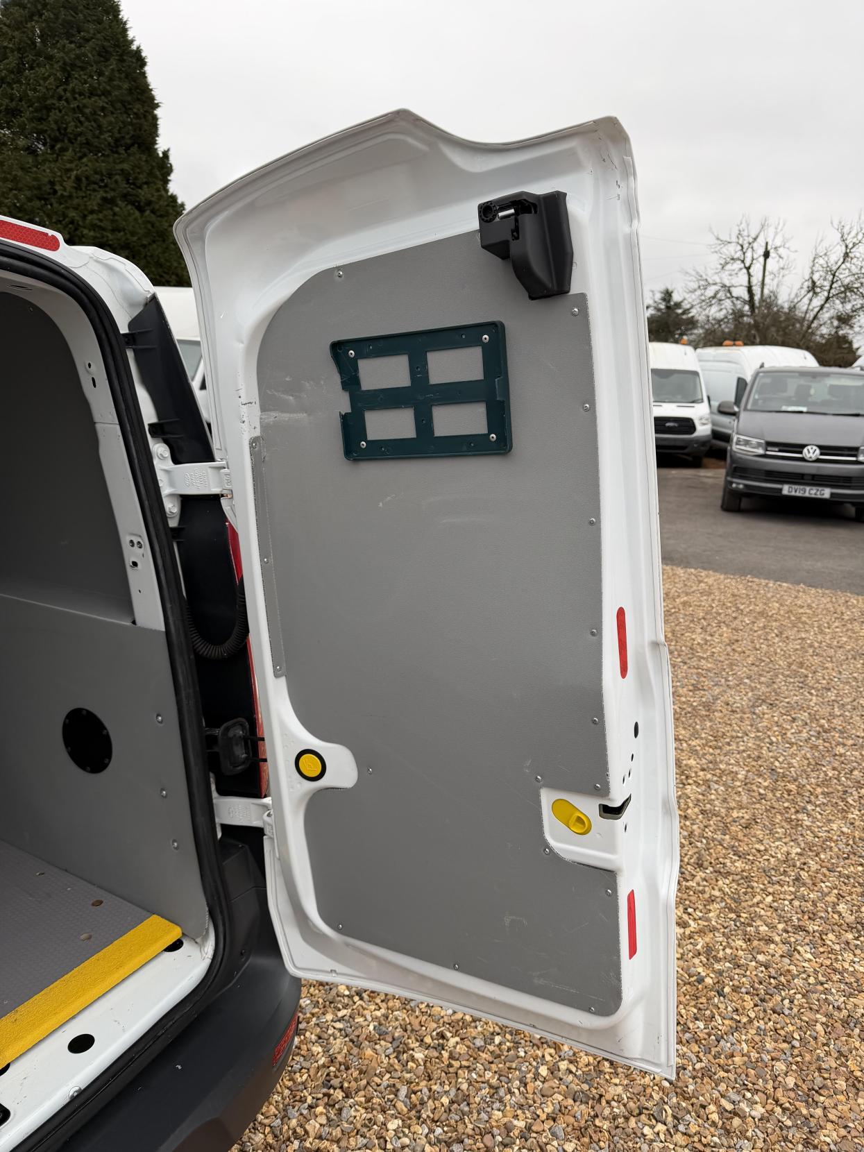 Ford Transit Connect 1.5 TDCi 220 Panel Van 5dr Diesel Manual L1 H1 (124 g/km, 99 bhp)