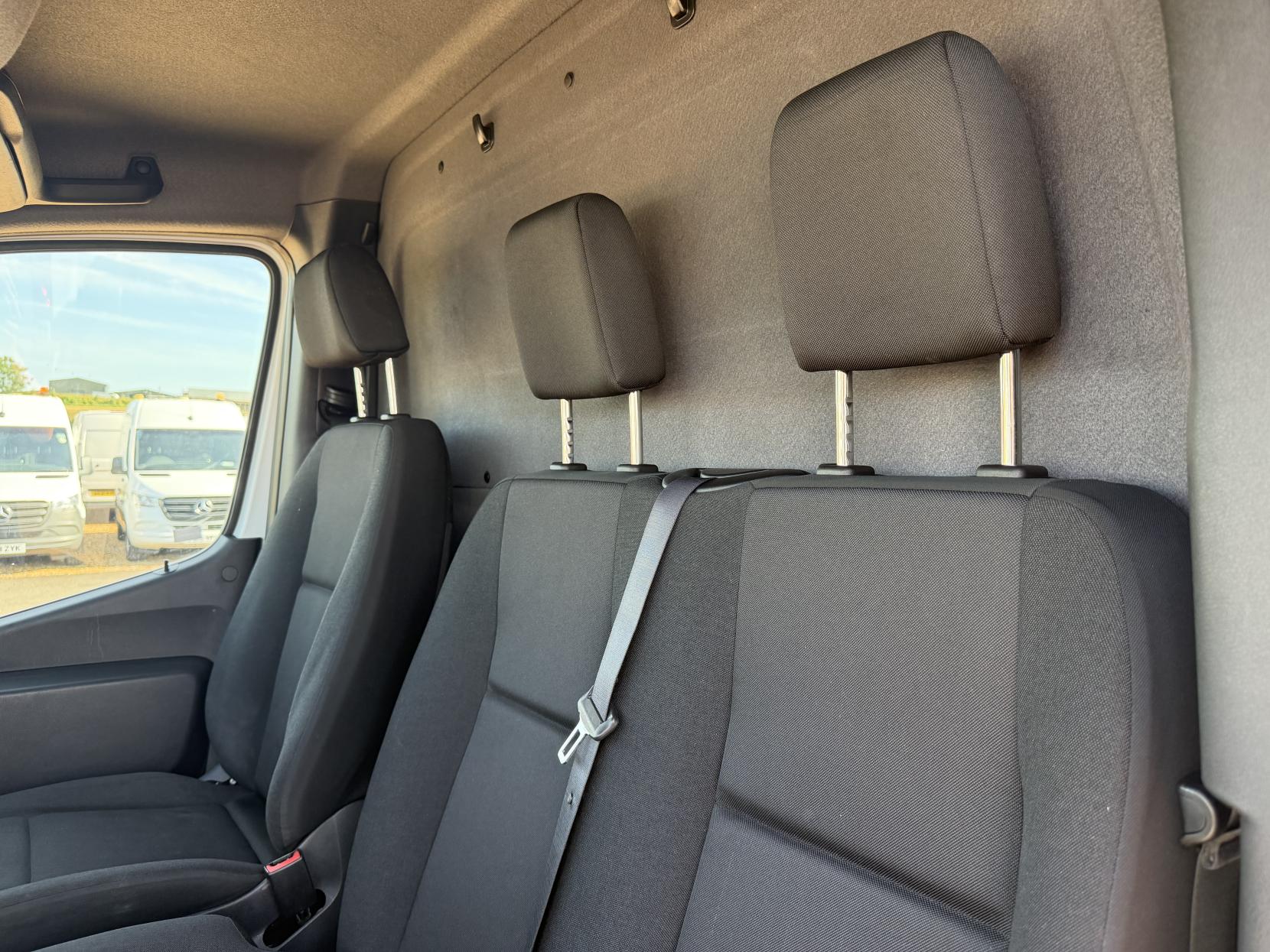 2020 Mercedes-Benz Sprinter 2.1 316 CDI Panel Van 5dr Diesel Manual RWD L2 H2 Euro 6 (163 ps) - Thumbnail 20