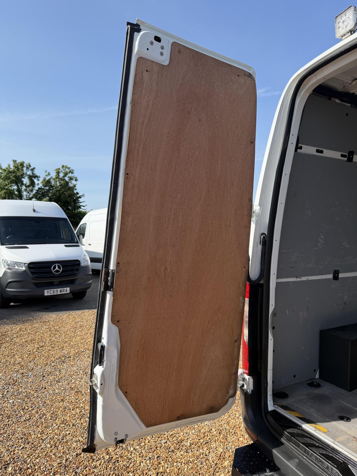 2020 Mercedes-Benz Sprinter 2.1 316 CDI Panel Van 5dr Diesel Manual RWD L2 H2 Euro 6 (163 ps) - Thumbnail 31