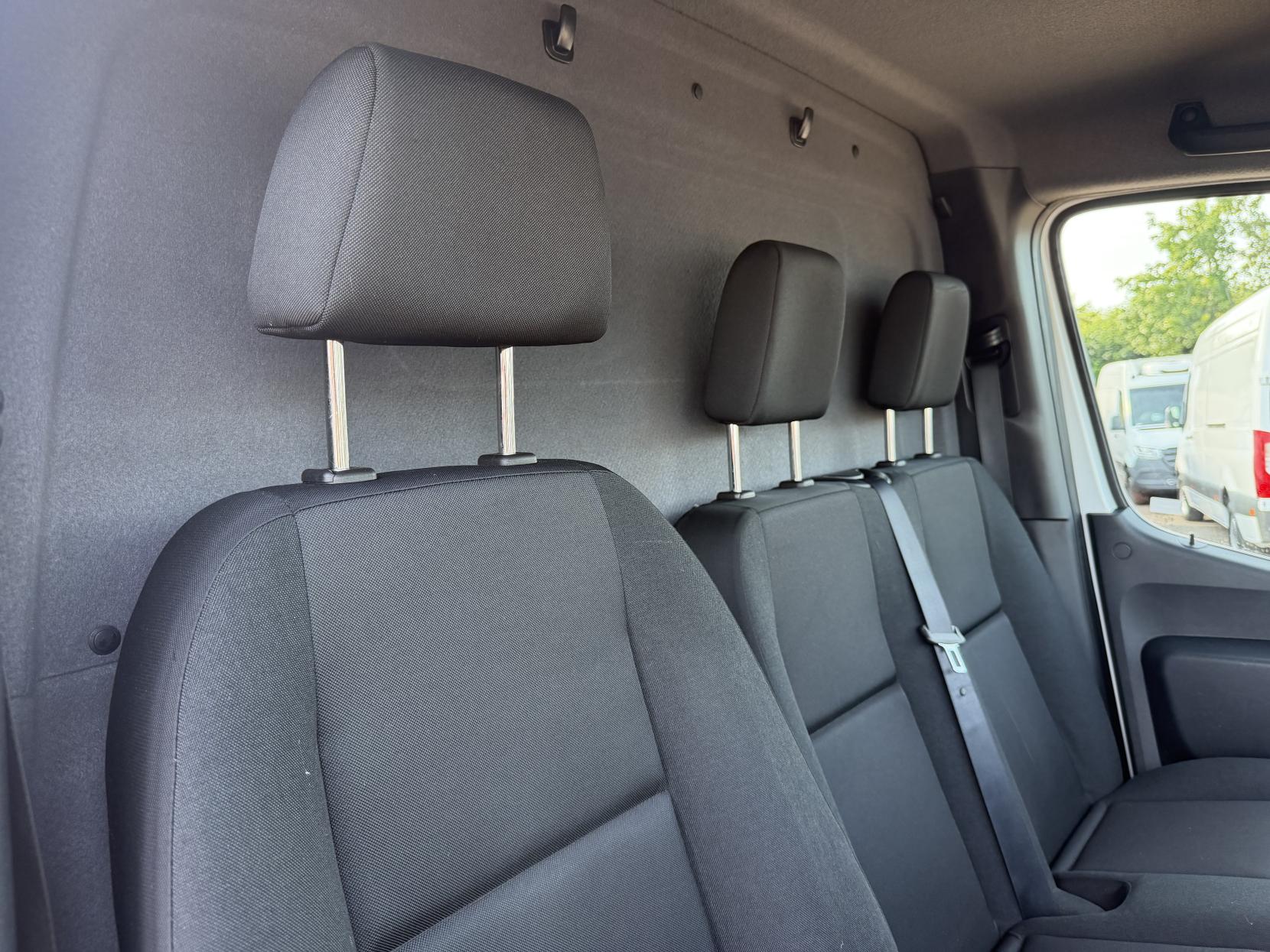 2020 Mercedes-Benz Sprinter 2.1 316 CDI Panel Van 5dr Diesel Manual RWD L2 H2 Euro 6 (163 ps) - Thumbnail 17