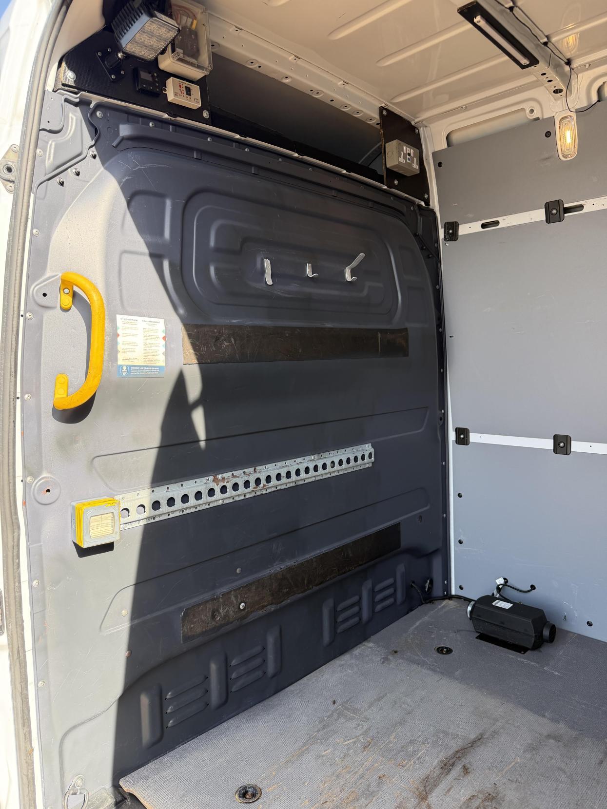 2020 Mercedes-Benz Sprinter 2.1 316 CDI Panel Van 5dr Diesel Manual RWD L2 H2 Euro 6 (163 ps) - Thumbnail 24