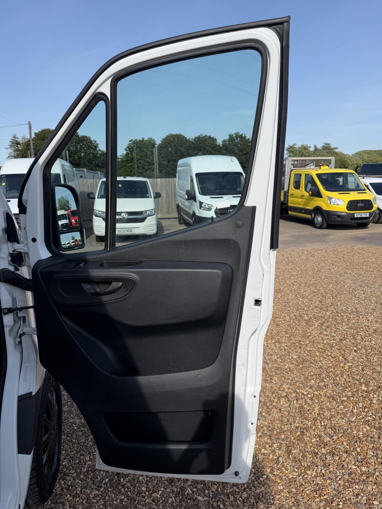 2020 Mercedes-Benz Sprinter 2.1 316 CDI Panel Van 5dr Diesel Manual RWD L2 H2 Euro 6 (163 ps) - Thumbnail 15