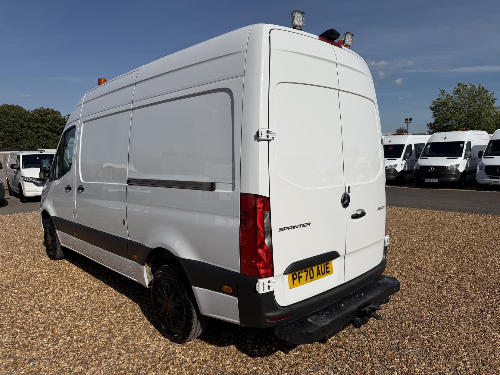 2020 Mercedes-Benz Sprinter 2.1 316 CDI Panel Van 5dr Diesel Manual RWD L2 H2 Euro 6 (163 ps) - Thumbnail 9
