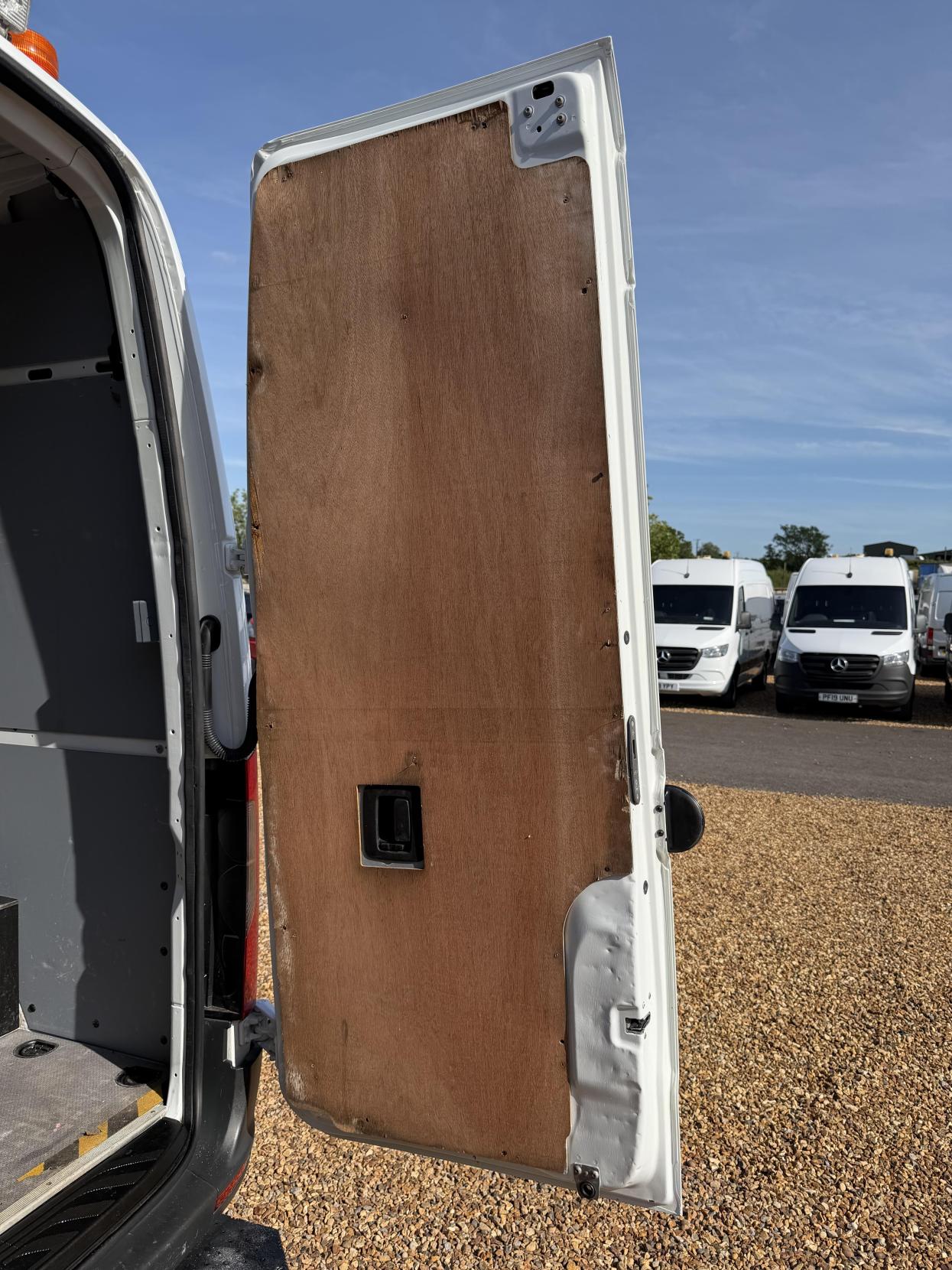 2020 Mercedes-Benz Sprinter 2.1 316 CDI Panel Van 5dr Diesel Manual RWD L2 H2 Euro 6 (163 ps) - Thumbnail 37