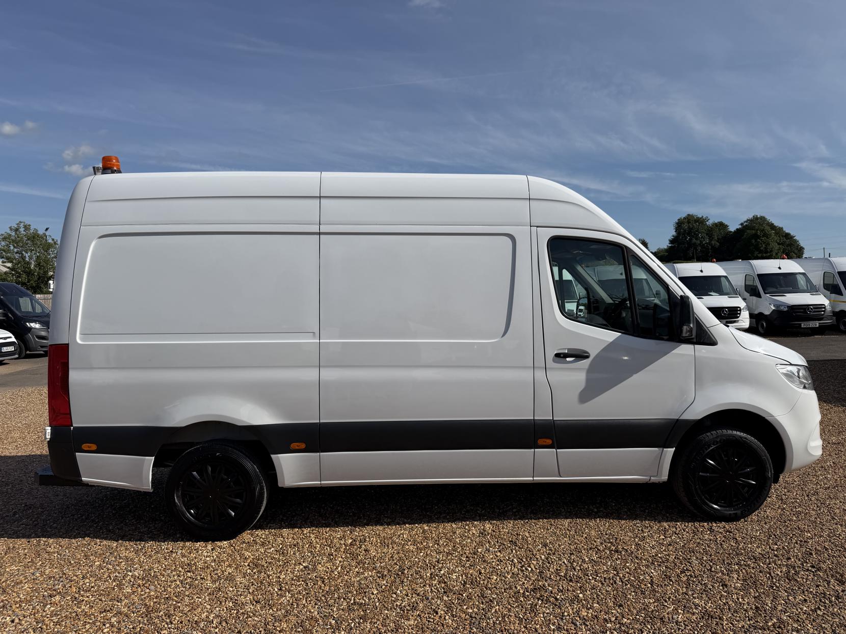 2020 Mercedes-Benz Sprinter 2.1 316 CDI Panel Van 5dr Diesel Manual RWD L2 H2 Euro 6 (163 ps) - Thumbnail 12