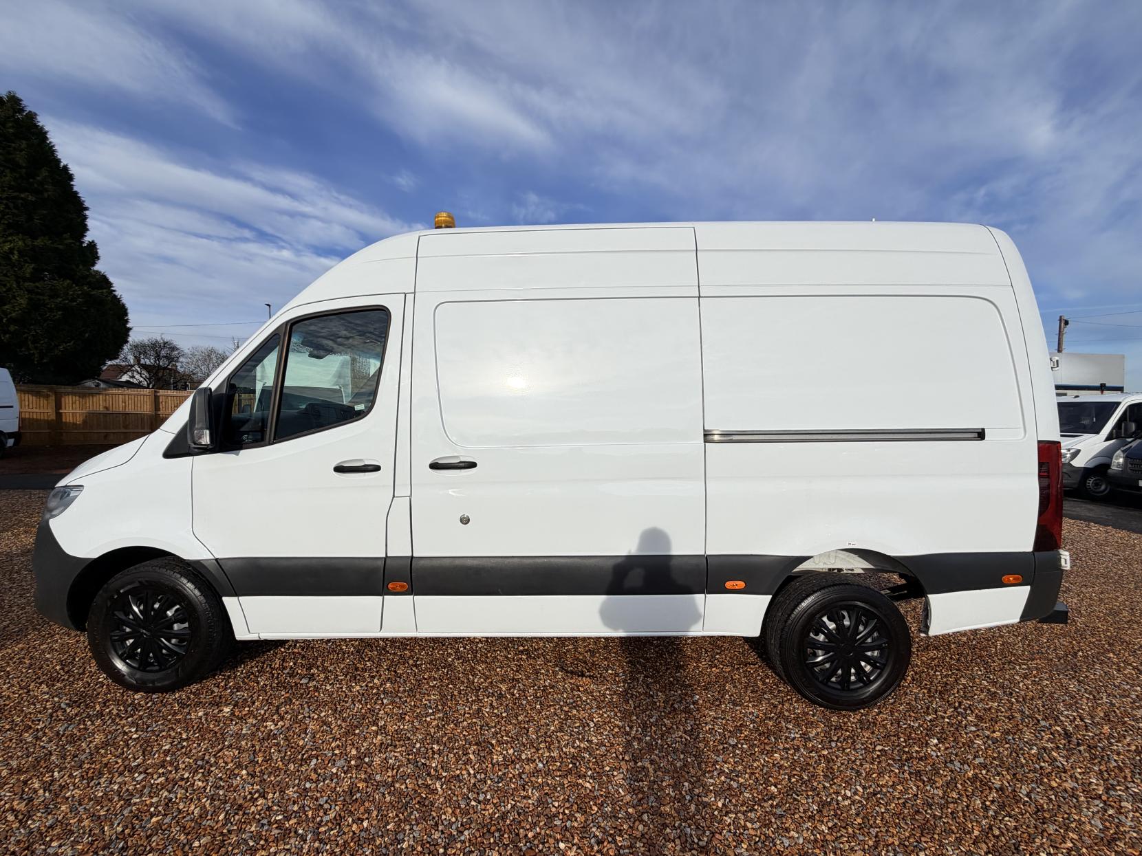 Mercedes-Benz Sprinter 2.1 316 CDI Panel Van 5dr Diesel G-Tronic+ RWD L2 H2 Euro 6 (s/s) (163 ps)