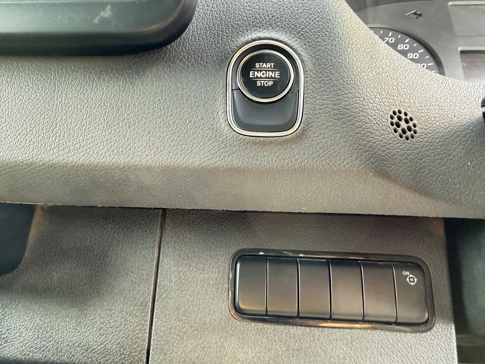 Mercedes-Benz Sprinter 2.1 316 CDI Panel Van 5dr Diesel G-Tronic+ RWD L2 H2 Euro 6 (s/s) (163 ps)