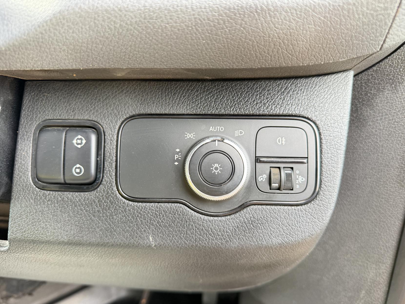 Mercedes-Benz Sprinter 2.1 316 CDI Panel Van 5dr Diesel G-Tronic+ RWD L2 H2 Euro 6 (s/s) (163 ps)