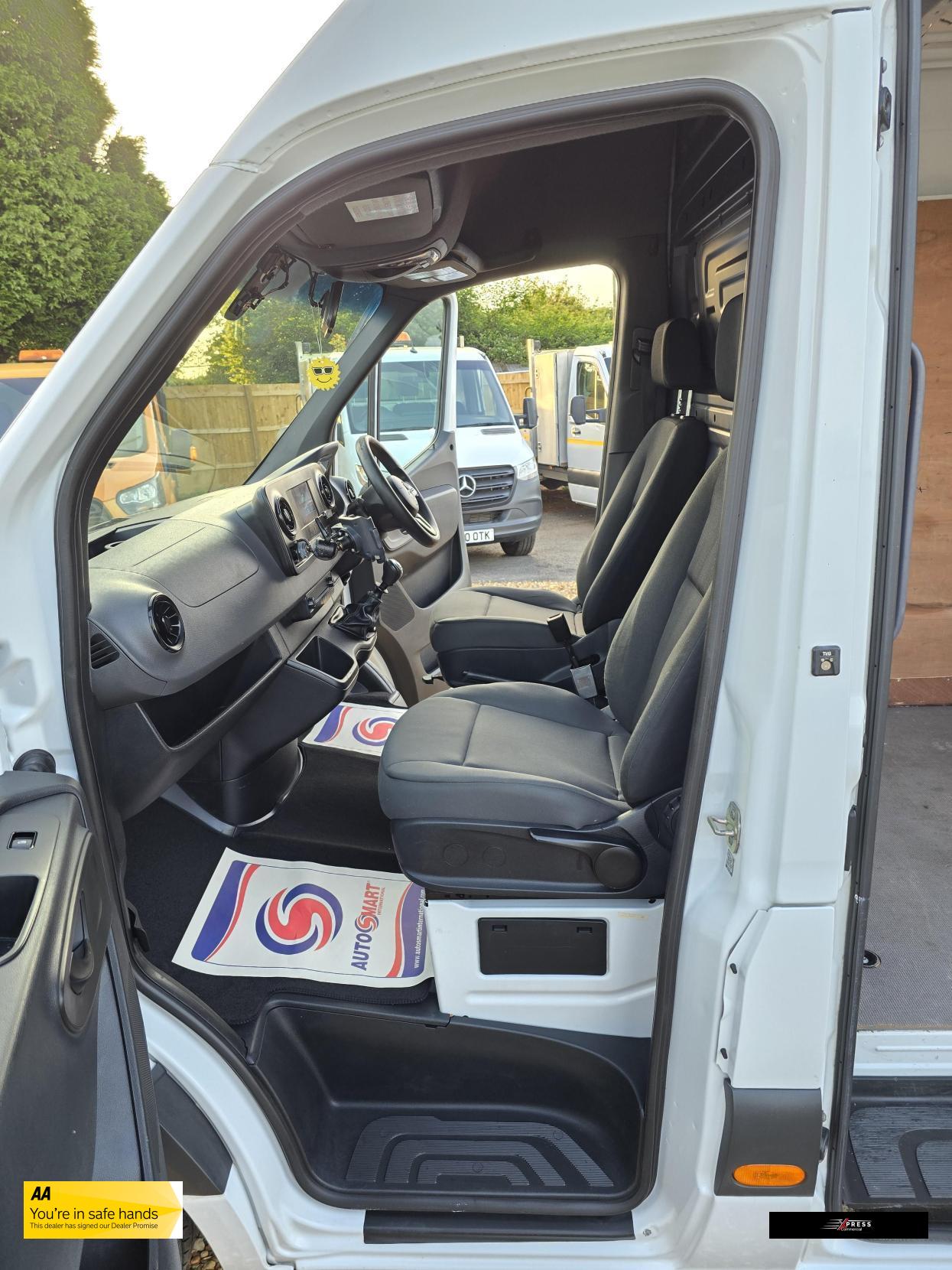 Mercedes-Benz Sprinter Sprinter 2.1 311 CDI Panel Van 5dr Diesel Manual RWD L3 H2 Euro 6 (114 ps)