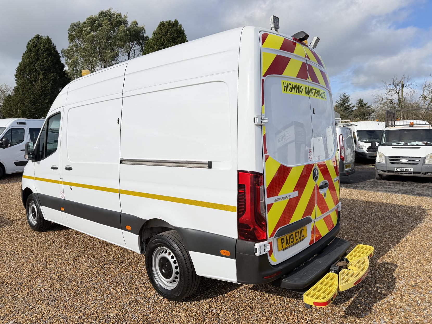 Mercedes-Benz Sprinter 2.1 316 CDI Panel Van 5dr Diesel Manual RWD L2 H2 Euro 6 (163 ps)