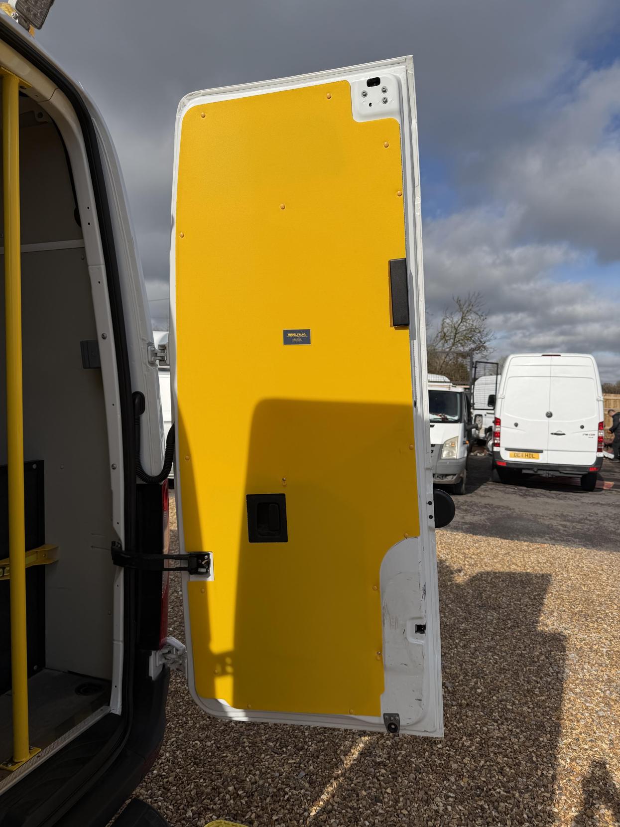 Mercedes-Benz Sprinter 2.1 316 CDI Panel Van 5dr Diesel Manual RWD L2 H2 Euro 6 (163 ps)