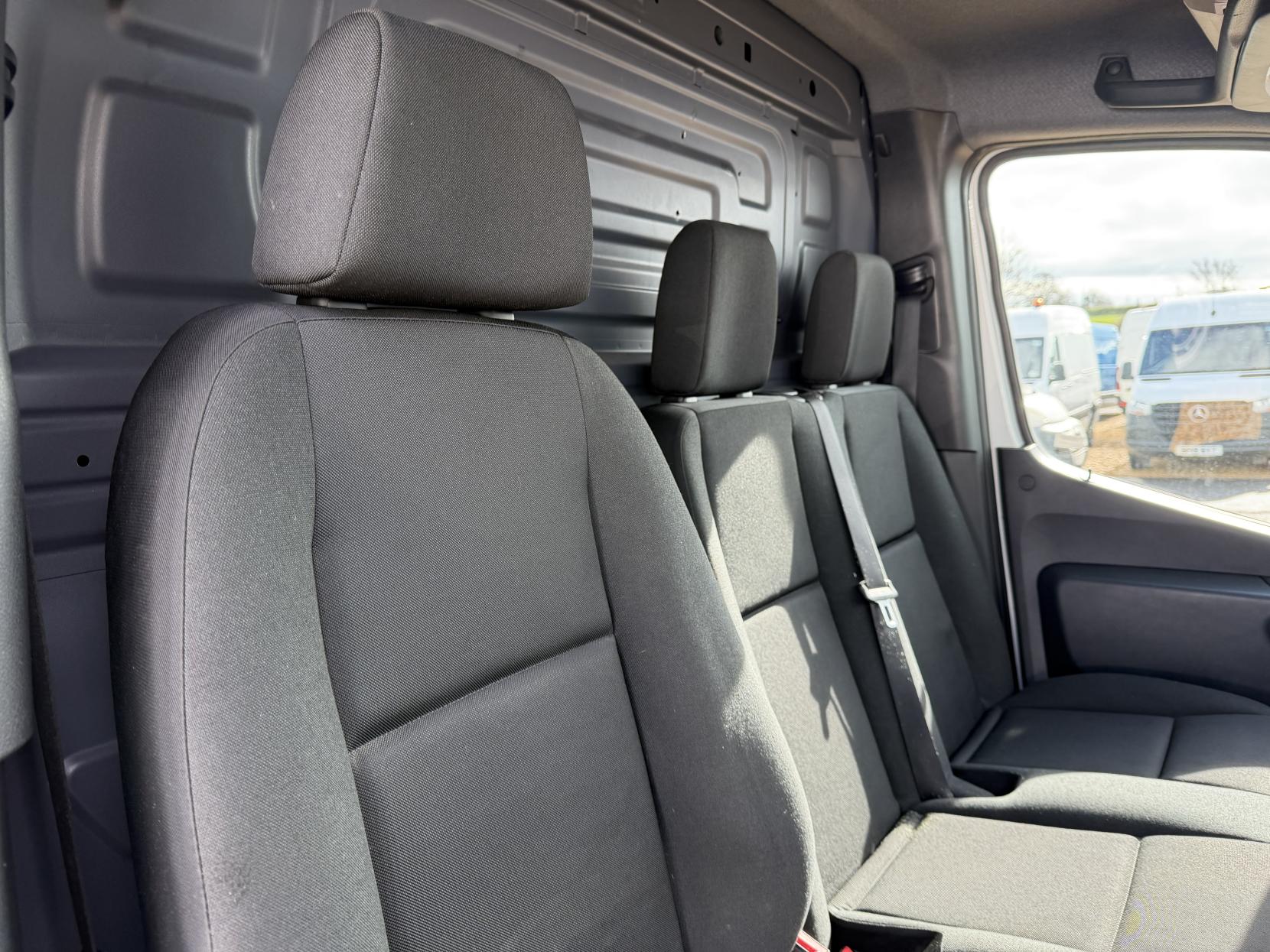 Mercedes-Benz Sprinter 2.1 316 CDI Panel Van 5dr Diesel Manual RWD L2 H2 Euro 6 (163 ps)