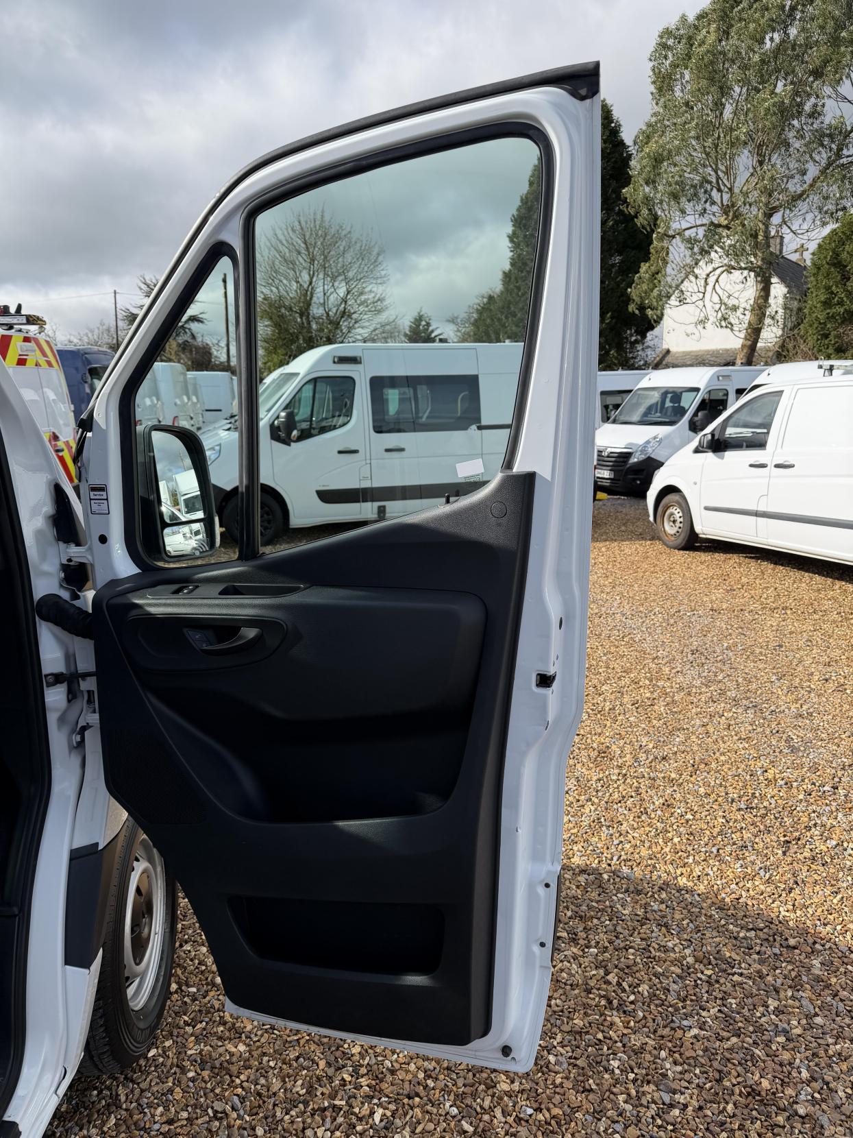 Mercedes-Benz Sprinter 2.1 316 CDI Panel Van 5dr Diesel Manual RWD L2 H2 Euro 6 (163 ps)