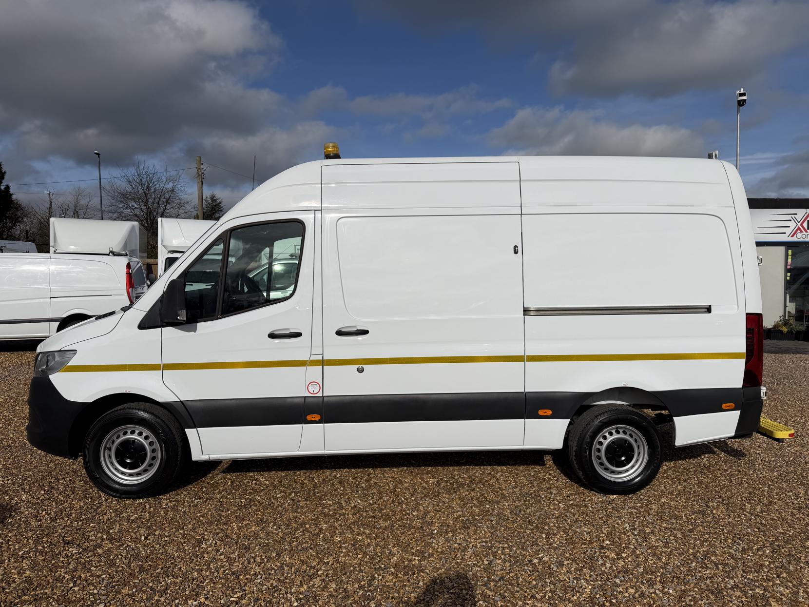 Mercedes-Benz Sprinter 2.1 316 CDI Panel Van 5dr Diesel Manual RWD L2 H2 Euro 6 (163 ps)