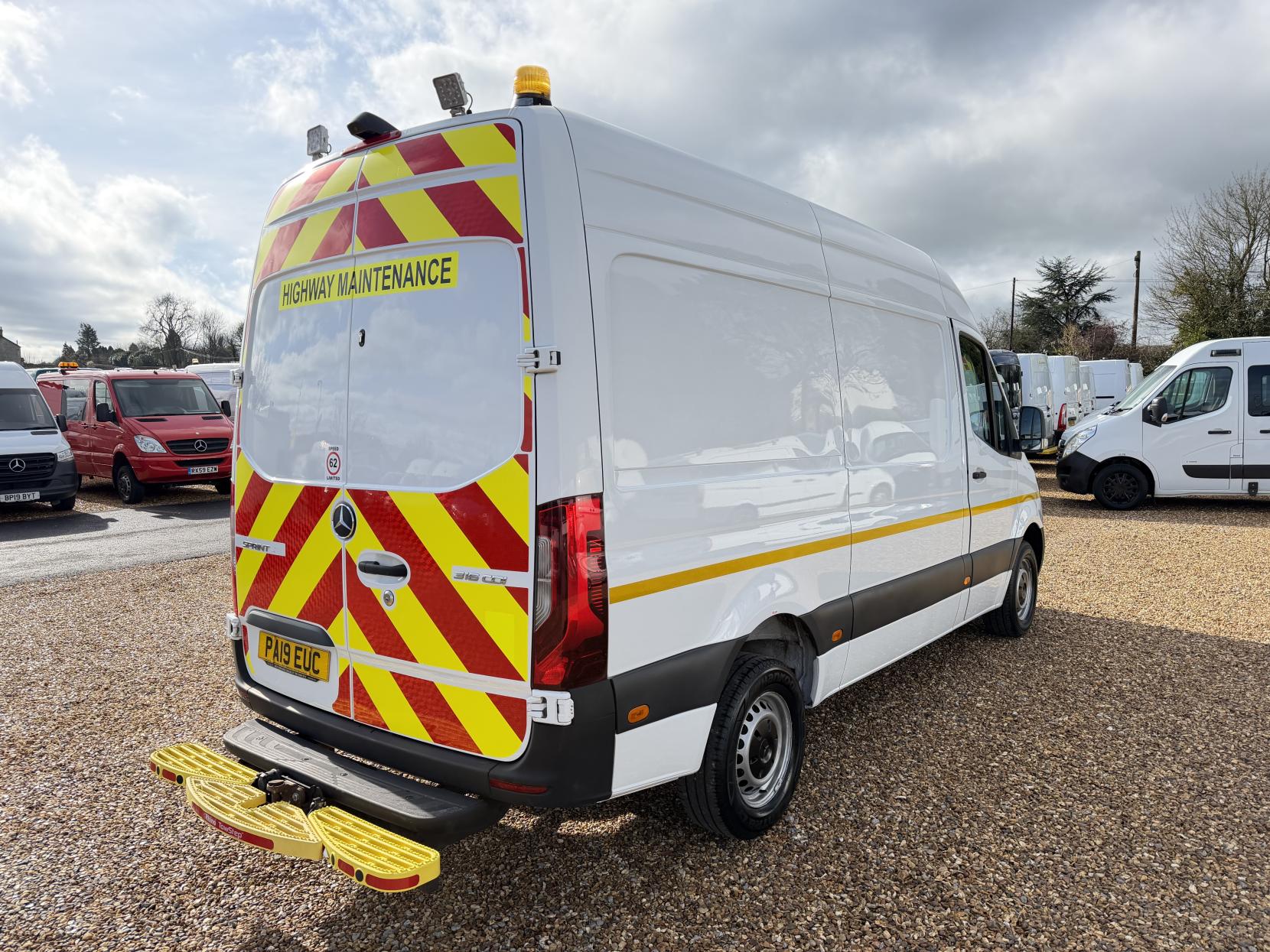 Mercedes-Benz Sprinter 2.1 316 CDI Panel Van 5dr Diesel Manual RWD L2 H2 Euro 6 (163 ps)