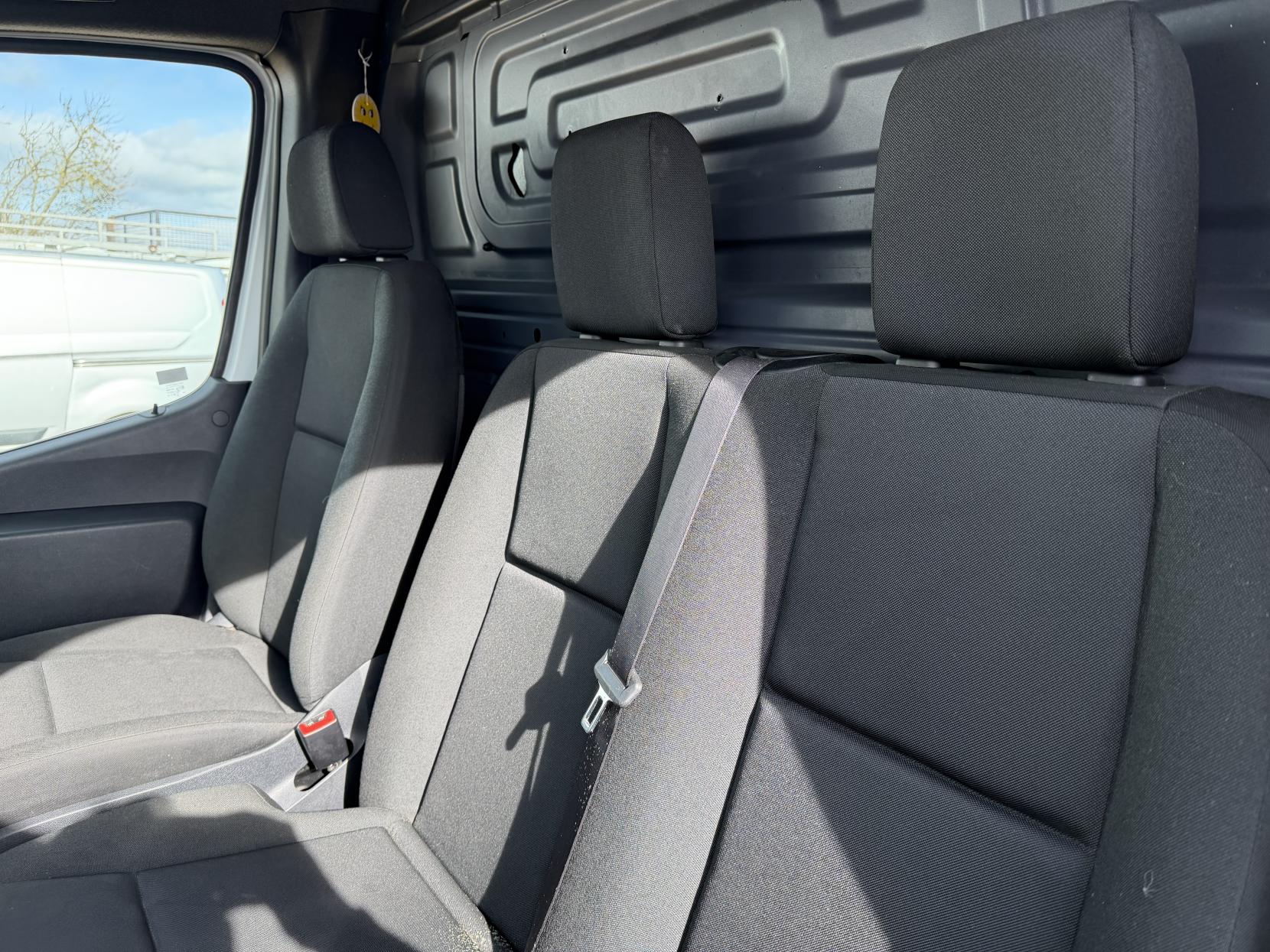 Mercedes-Benz Sprinter 2.1 316 CDI Panel Van 5dr Diesel Manual RWD L2 H2 Euro 6 (163 ps)