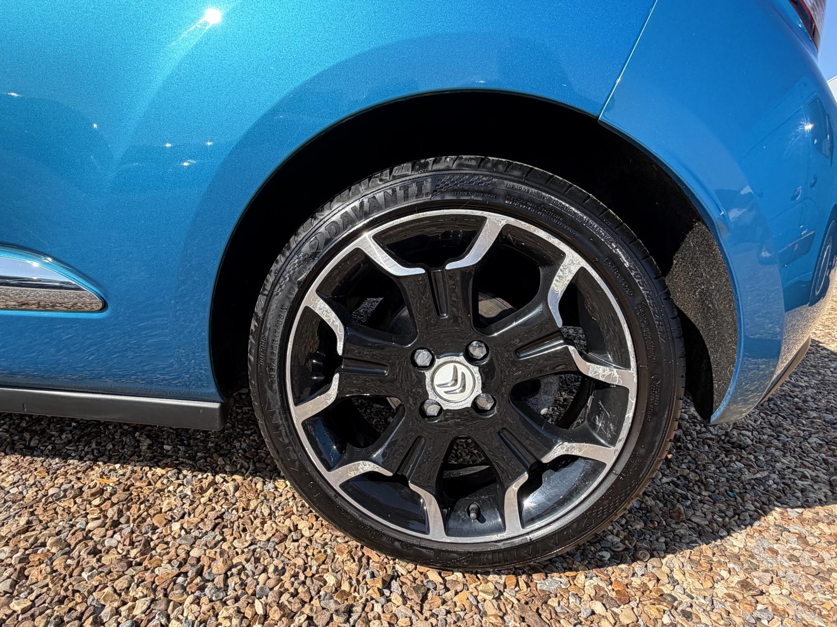 Citroen DS3 1.6 VTi DStyle Plus Hatchback 3dr Petrol Manual Euro 5 (120 ps)