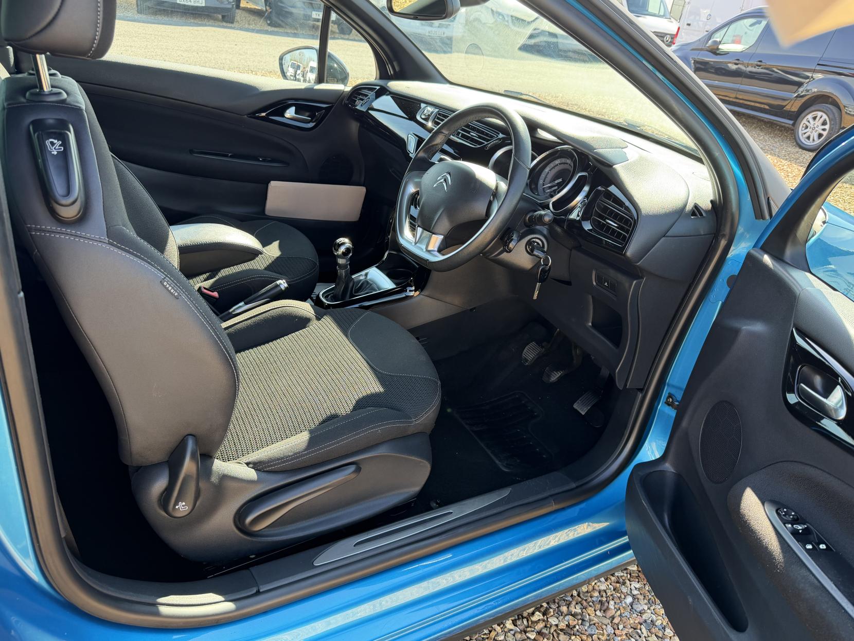 Citroen DS3 1.6 VTi DStyle Plus Hatchback 3dr Petrol Manual Euro 5 (120 ps)