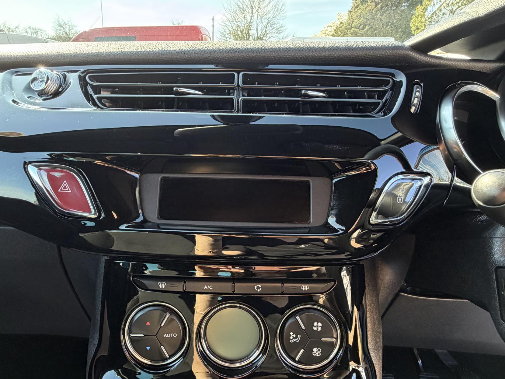 Citroen DS3 1.6 VTi DStyle Plus Hatchback 3dr Petrol Manual Euro 5 (120 ps)